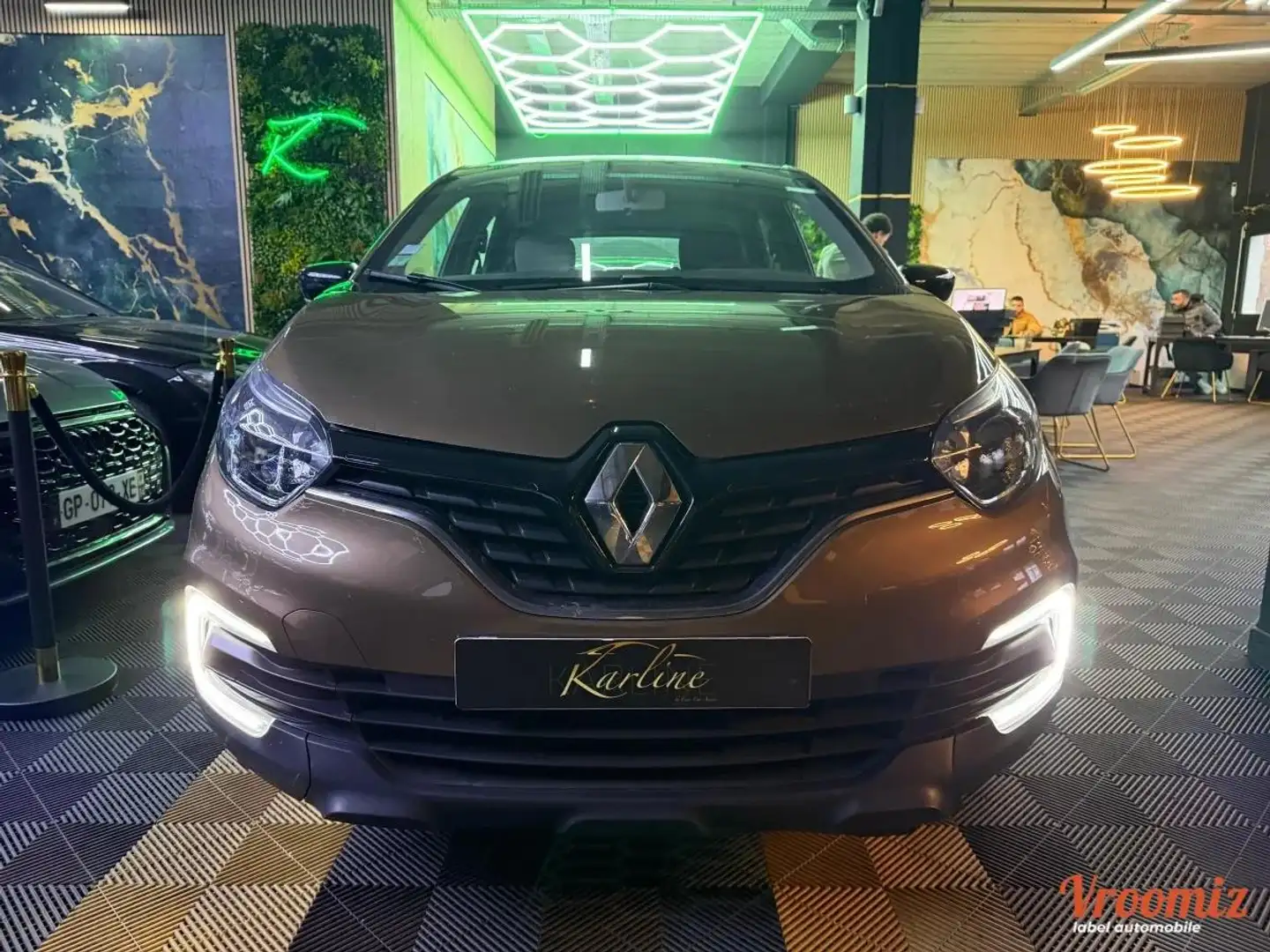 Renault Captur II 1.2 TCE 120 cv BUSINESS  EDC6 I SUIVI COMPLET RENAULT - 1ERE MAIN Schwarz - 2