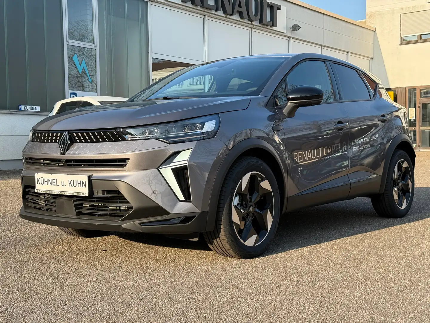 Renault Captur Techno Mild Hybrid 160 EDC Facelift / VERFÜGBAR Grau - 1
