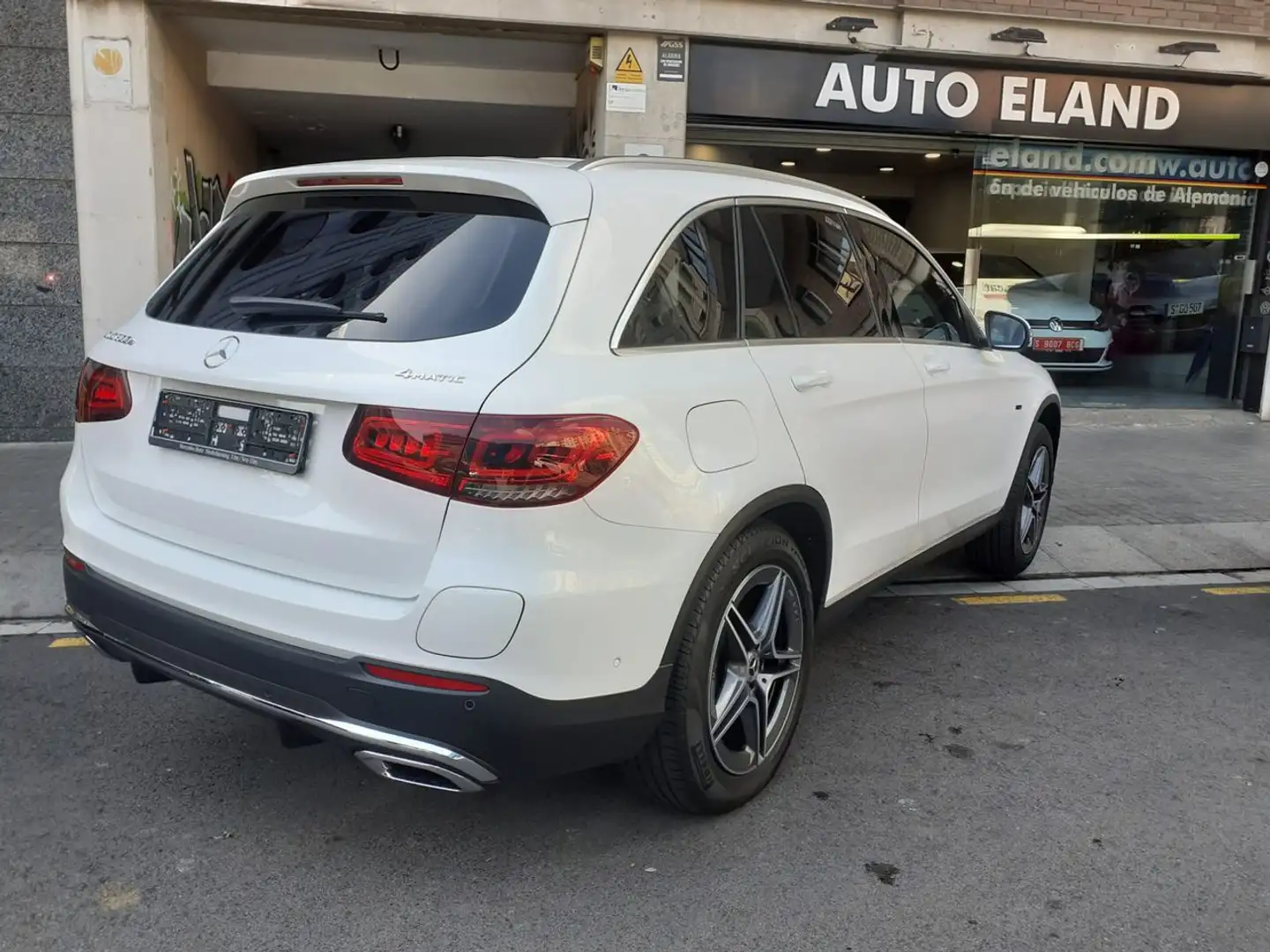 Mercedes-Benz GLC 300 300e 4 MATIC AMG Blanco - 1