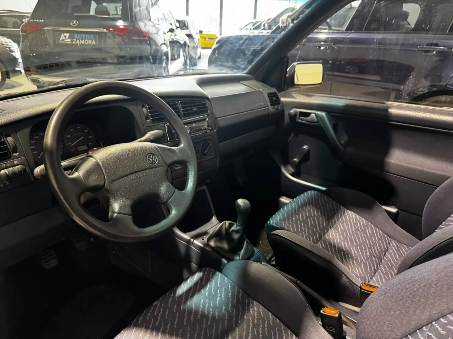 Volkswagen Golf Cabriolet 1.8 Basic Blau - 2