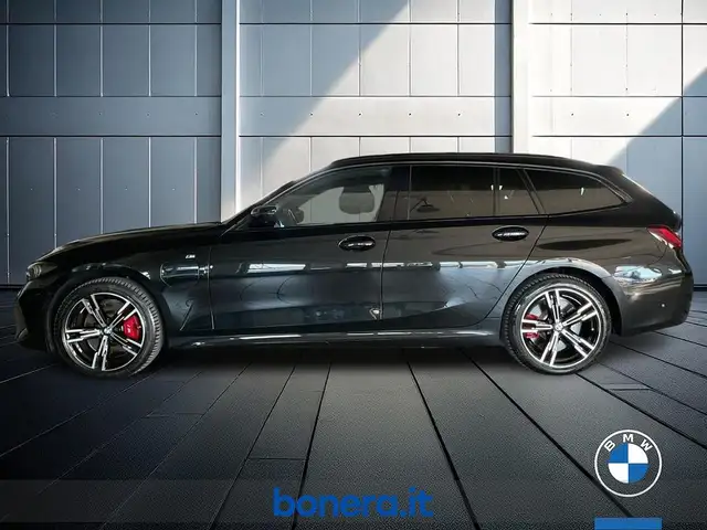 BMW 3 Series view 9