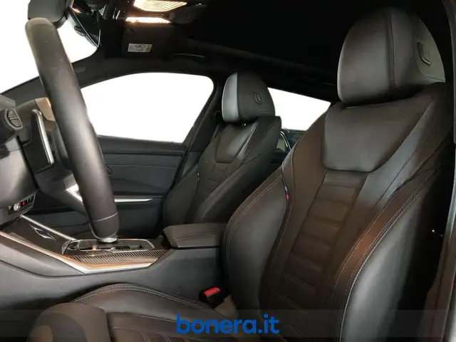 BMW 3 Series view 15