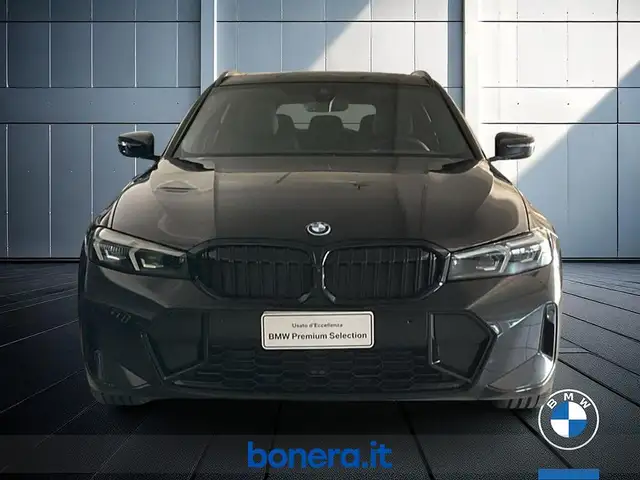 BMW 3 Series view 3