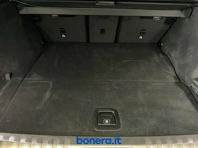 BMW 3 Series view 13