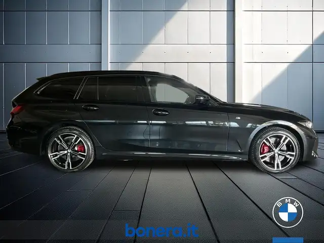 BMW 3 Series view 5