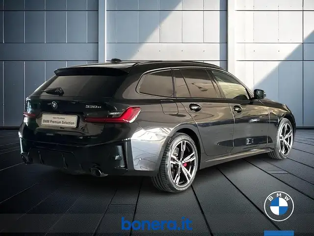 BMW 3 Series view 6