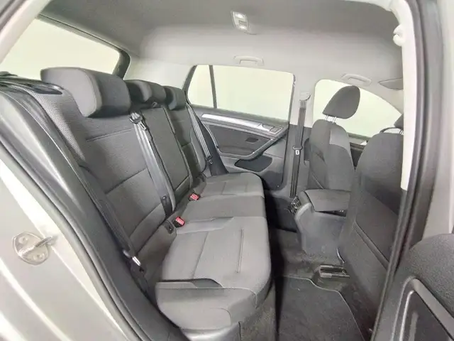 Volkswagen Golf view 6