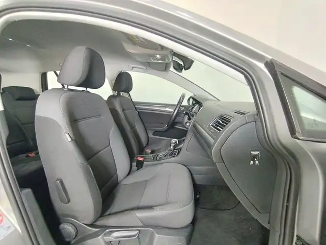 Volkswagen Golf view 5