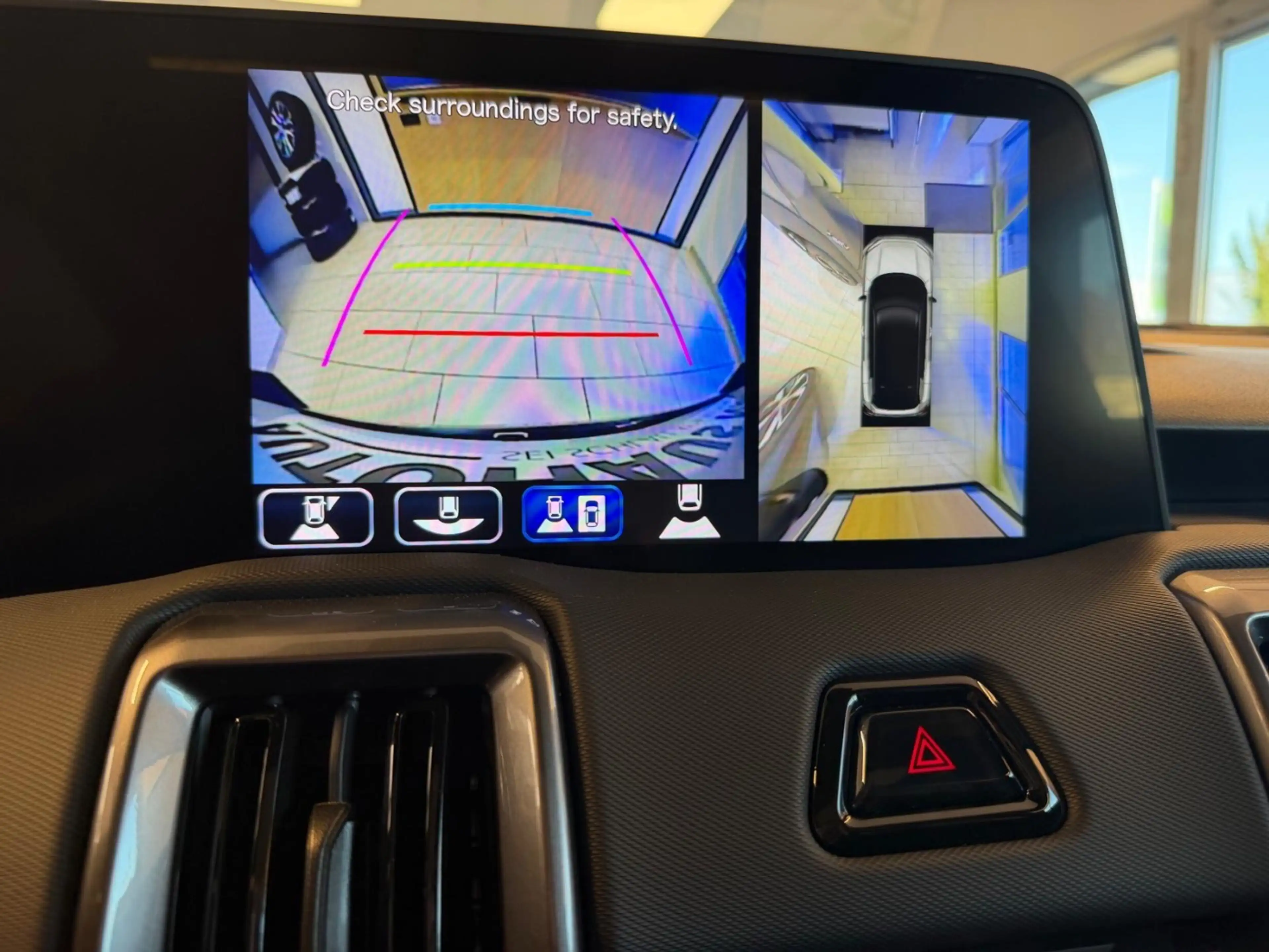 Toyota Urban Cruiser FWD Lounge ACC+LED+Pano+SD+SHZ+360 Standort Wetzla — photo 14