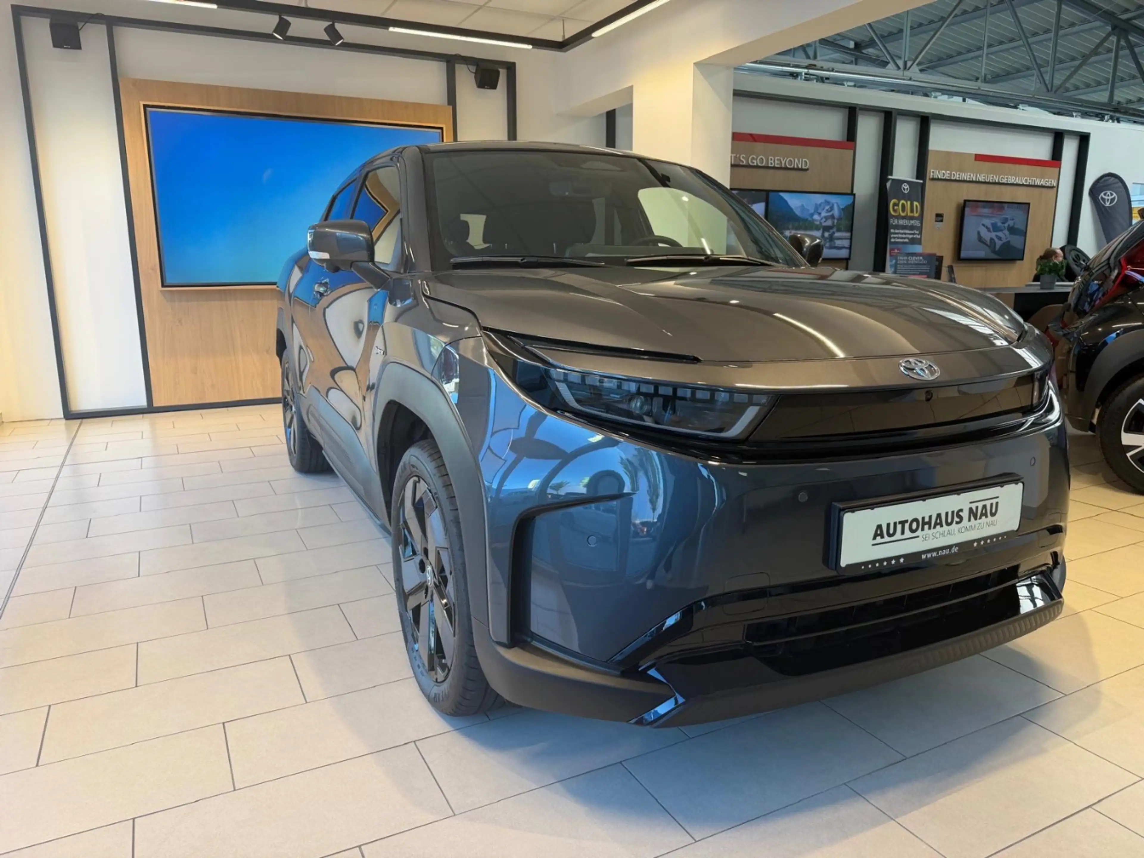 Toyota Urban Cruiser FWD Lounge ACC+LED+Pano+SD+SHZ+360 Standort Wetzla — photo 3