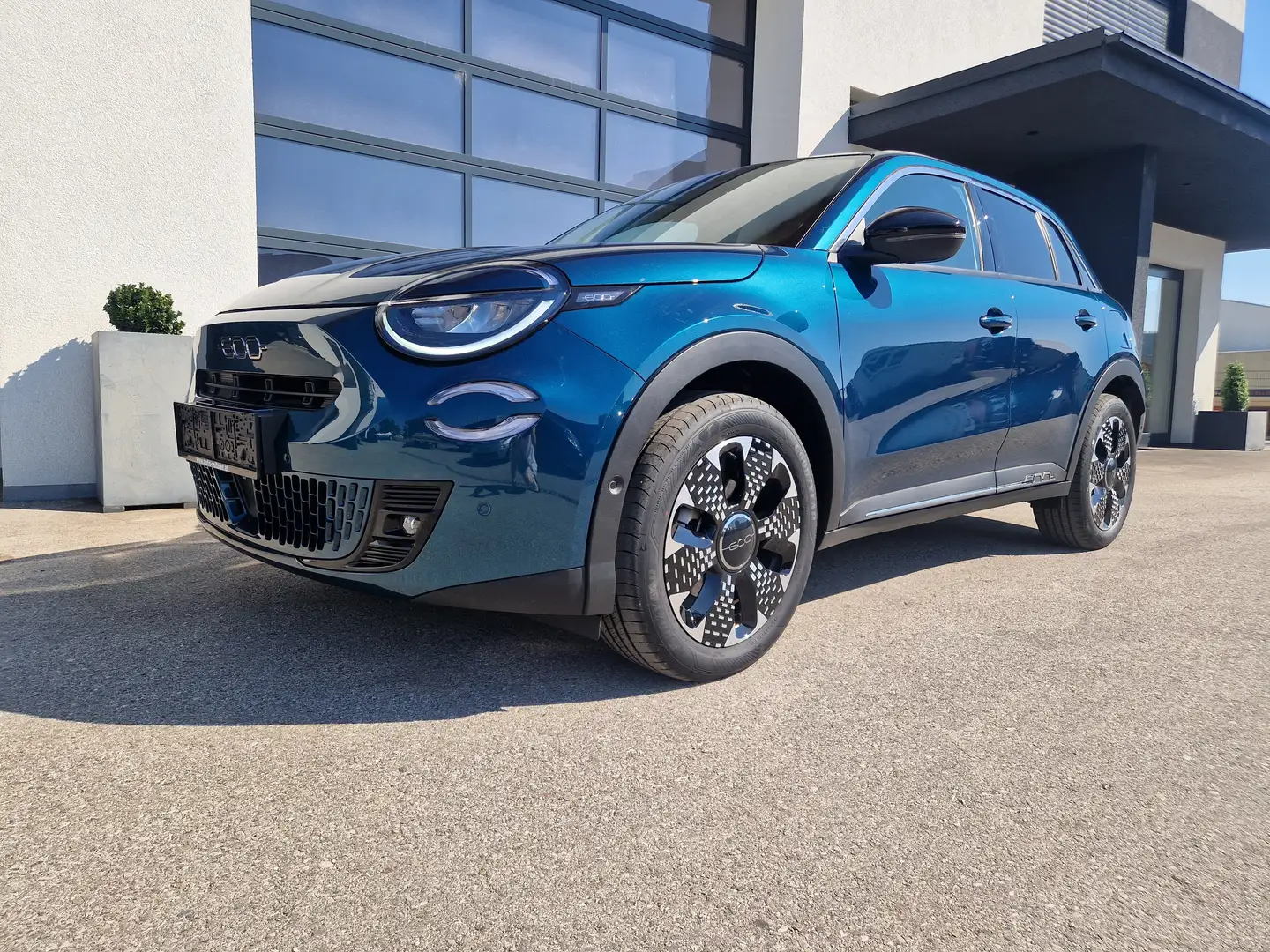 Fiat 600e LA PRIMA *54kwh *VOLLAUSSTATTUNG* Blau - 2