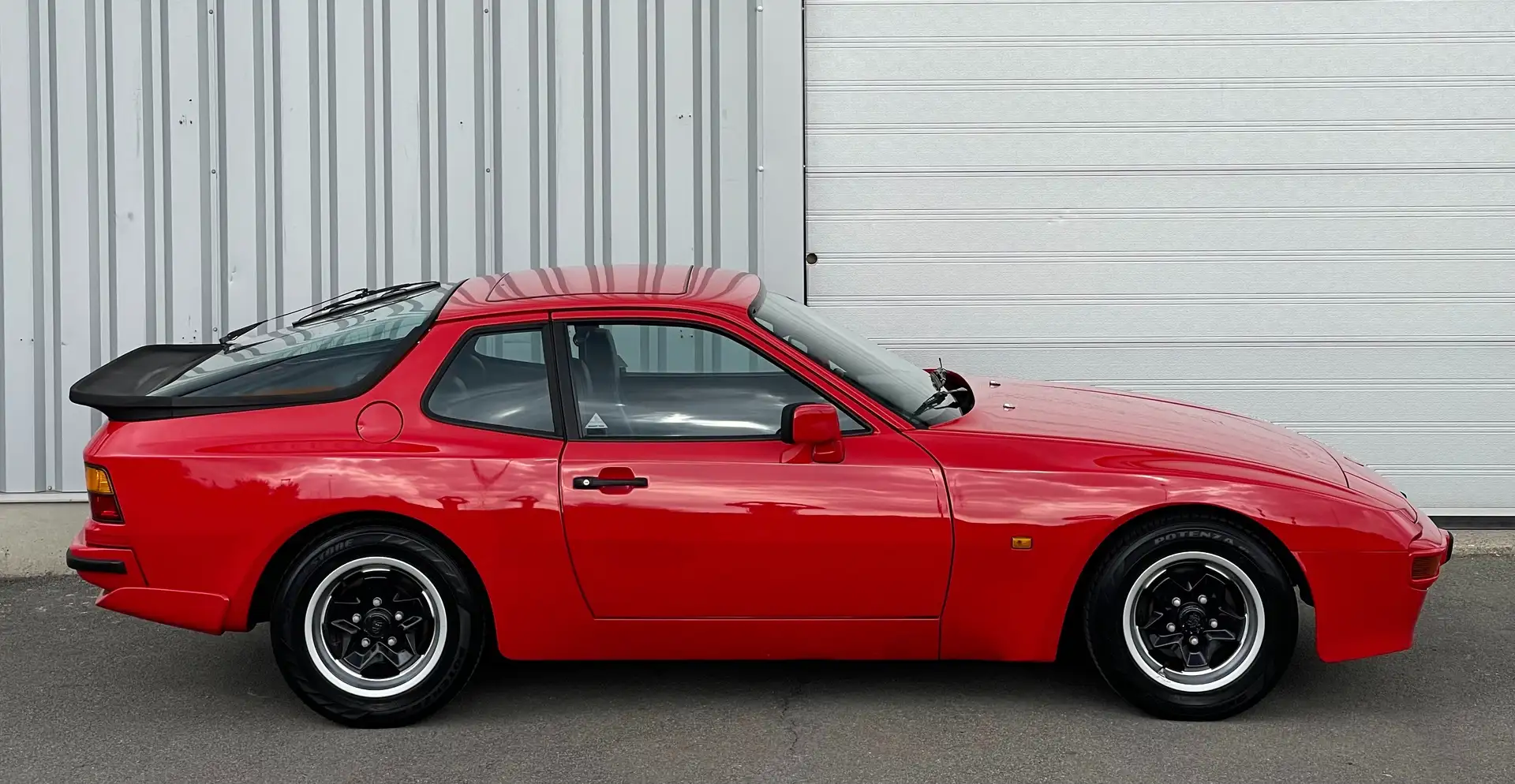 Porsche 944 2.5 - Immaculate Condition Rood - 2