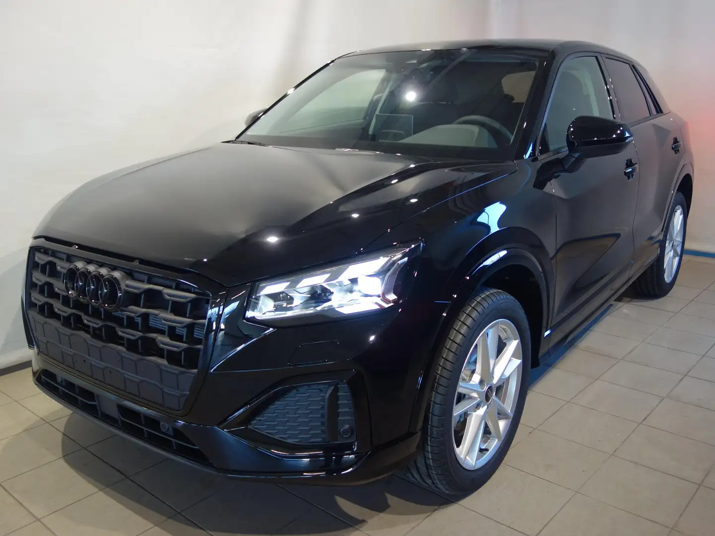 Audi Q2 30 TFSI admired Schwarz - 1