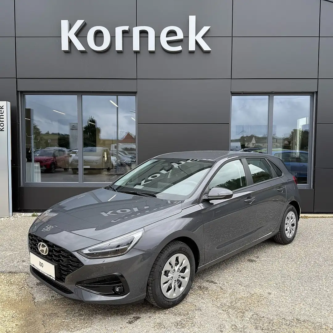 Hyundai i30 1,5 DPI Smart Line Grau - 1