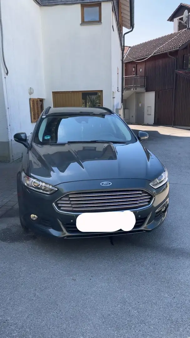 Ford Mondeo Traveller Trend 1,5 TDCi Start/Stop Grün - 1