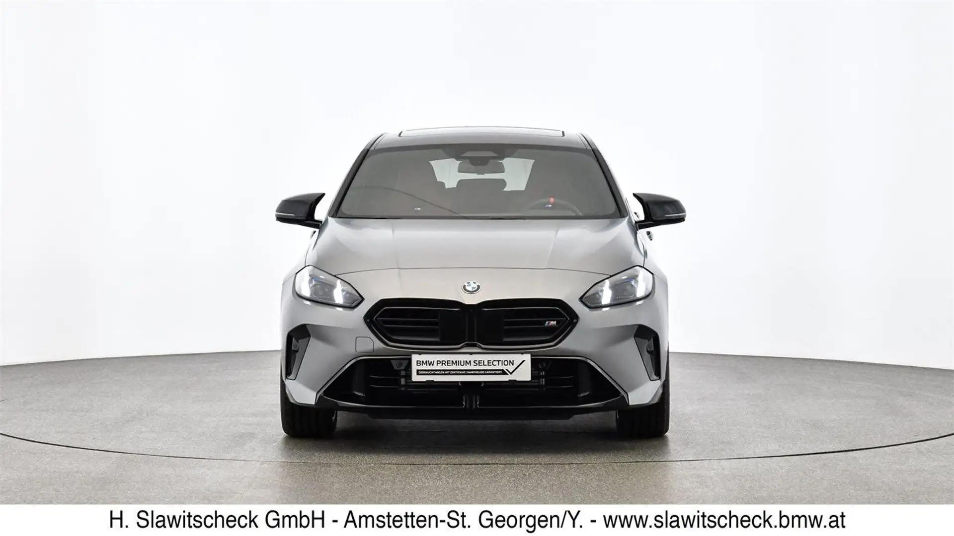 BMW 135 i M xDrive F70 Grau - 2