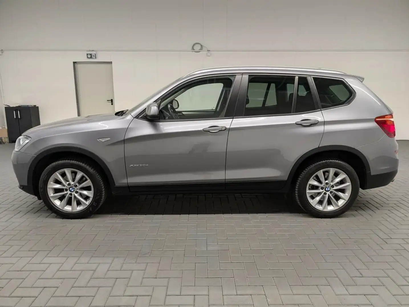 BMW X3 xDrive Bi-Xenon/Navi/SHZ/Kam/el.Heck/18 LM Grau - 2