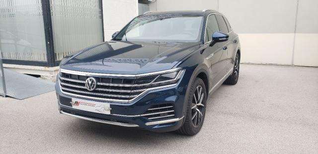 Volkswagen Touareg 3.0TDI V6 R-Line Tiptronic 4Motion 210kW - foto 1