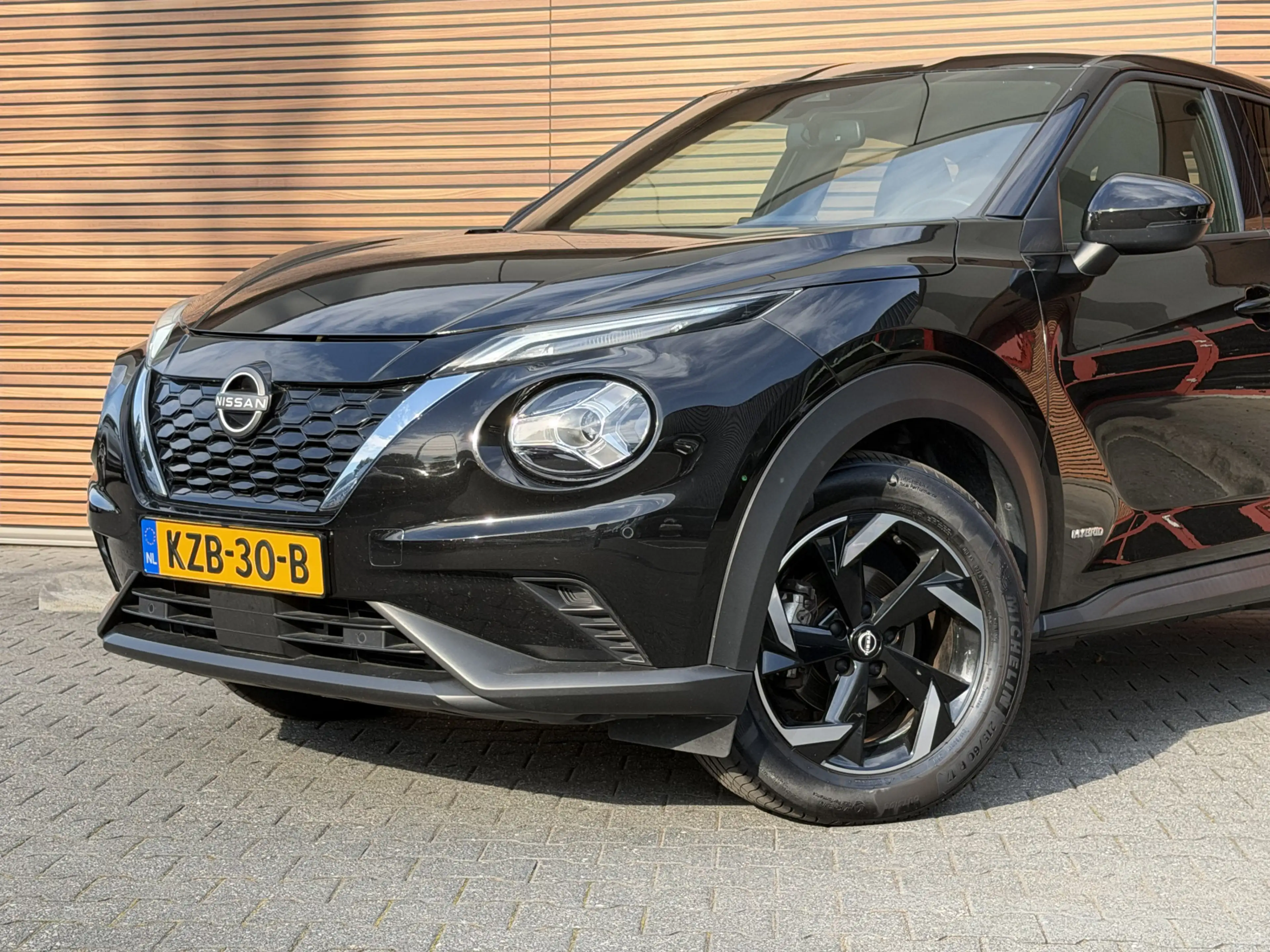 Nissan Juke 1.6 Hybrid N-Connecta — photo 11