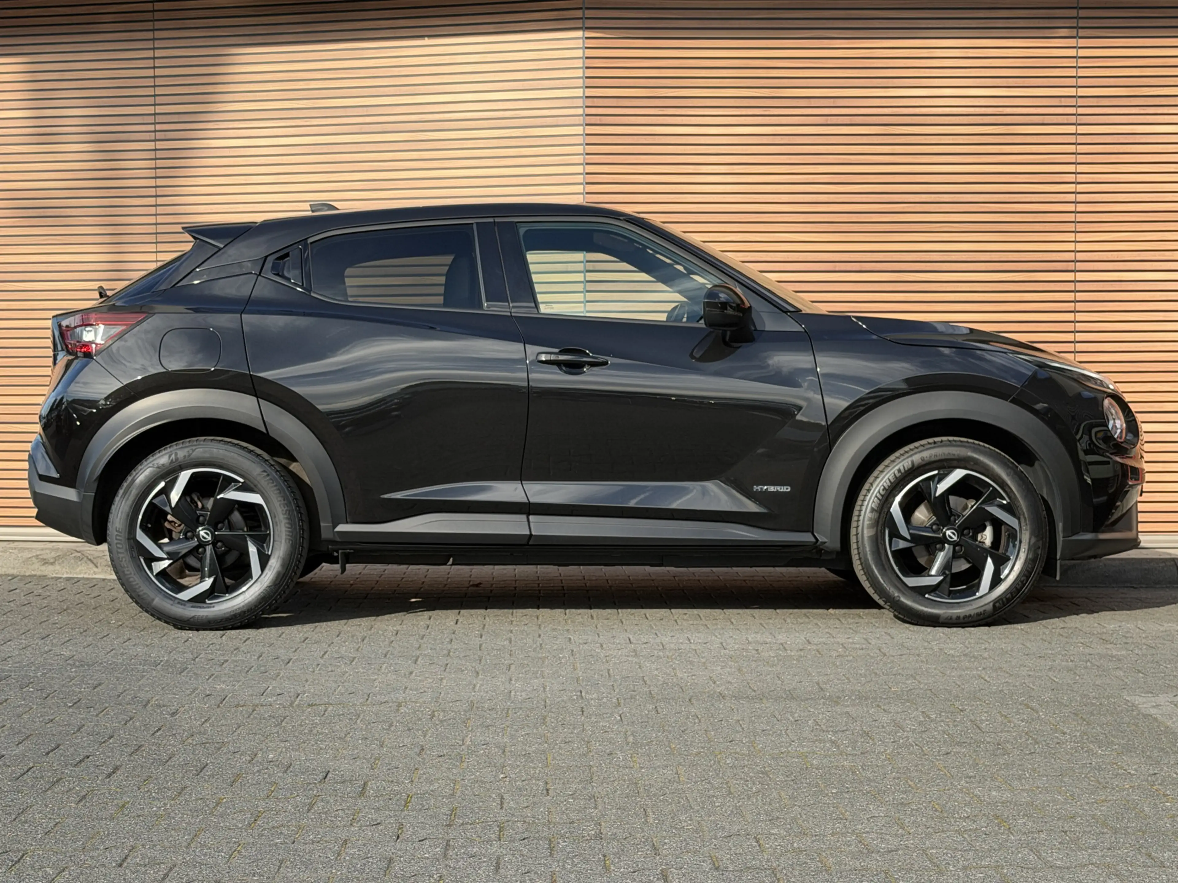 Nissan Juke 1.6 Hybrid N-Connecta — photo 6