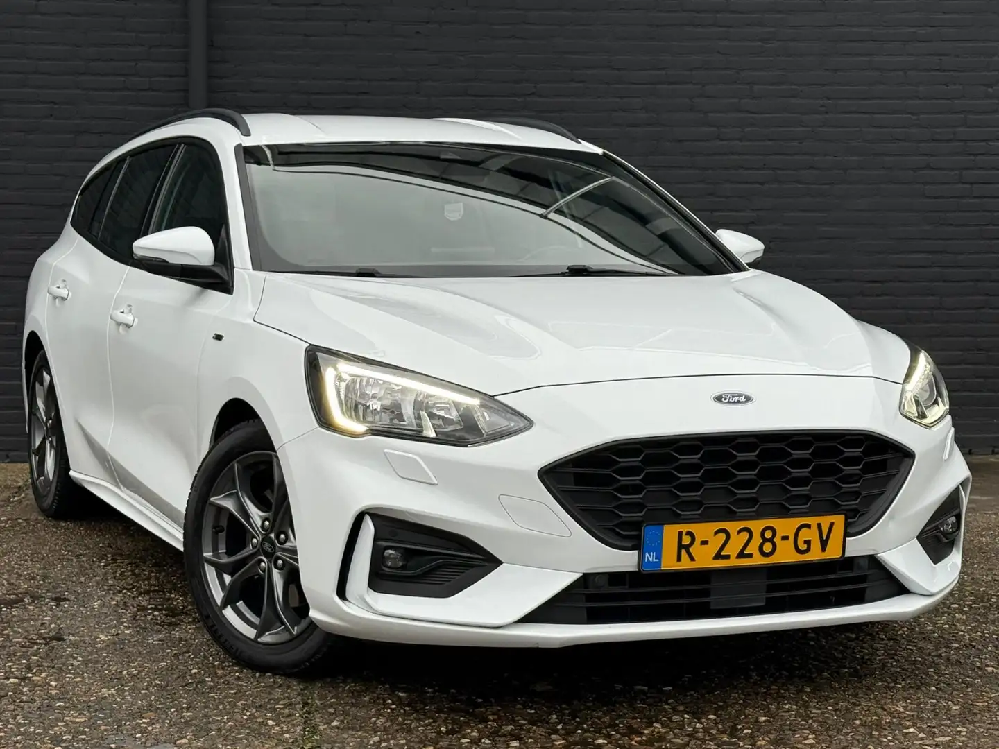Ford Focus Wagon 2.0 EcoBlue ST Line X Business 1STE EIGEN | Blanco - 2