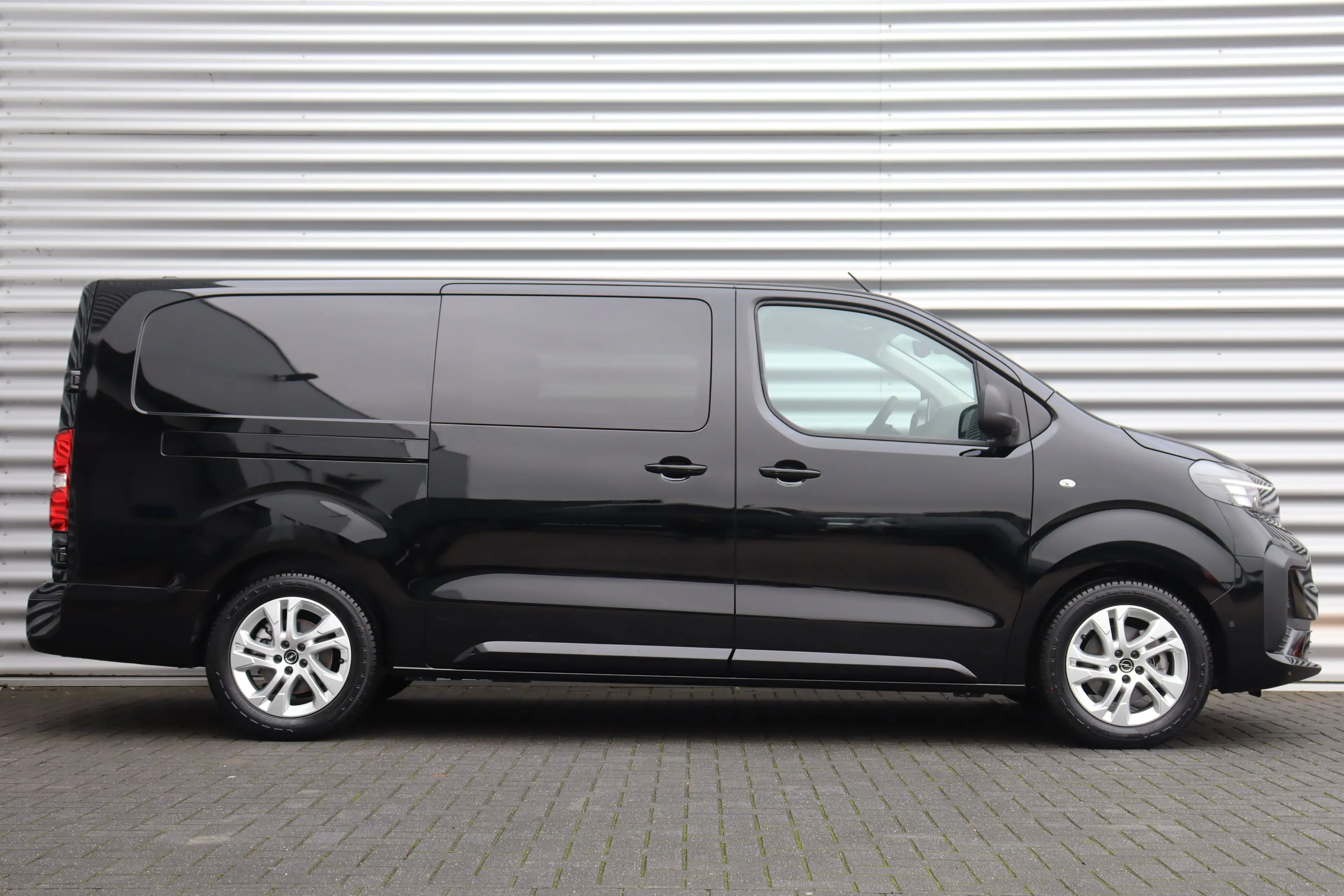 Opel Vivaro-e L3H1 DC 75KWH 136PK AUTOMAAT / NAVI / FULL-LED / C — photo 3
