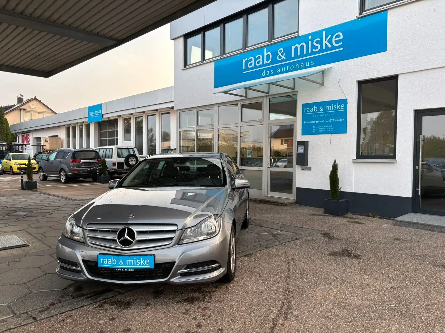Mercedes-Benz C 180 CGI BlueEfficiency *SHZ/Navi/Bluetooth* Argent - 1