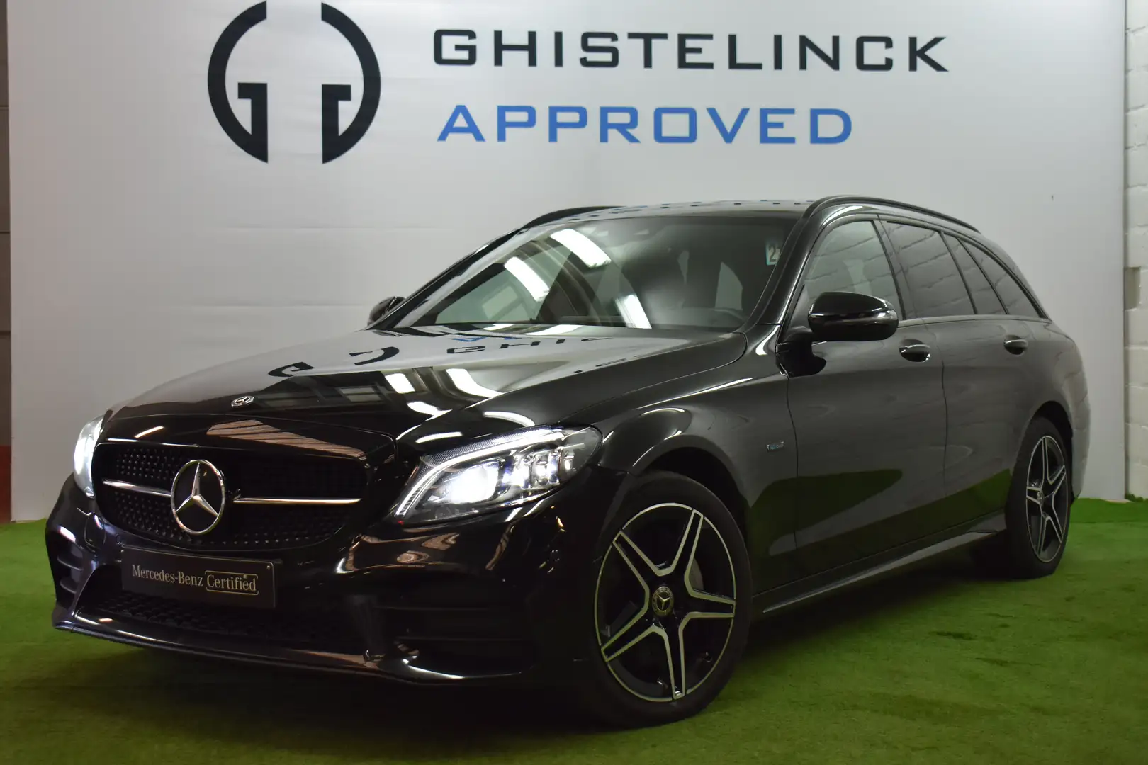 Mercedes-Benz C 300 de Estate AMG LINE+AMG_line+Camera+Night Edition Zwart - 1