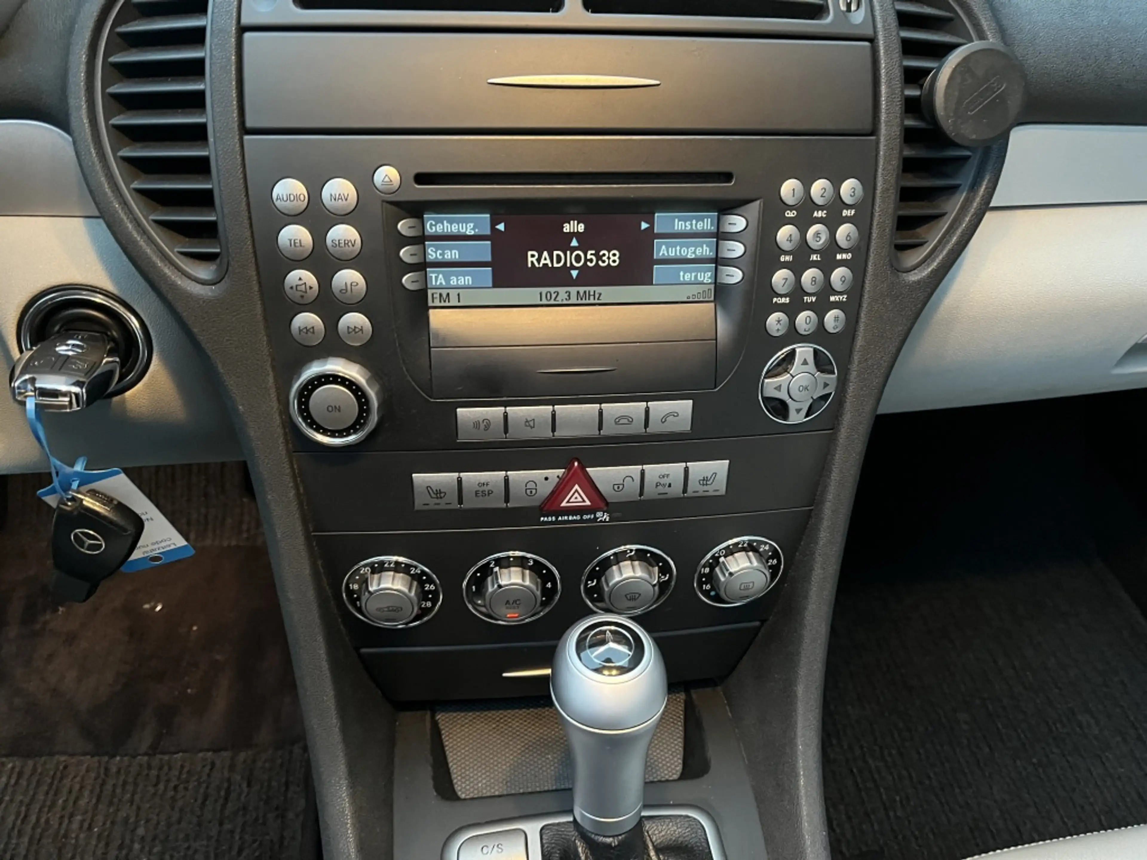 Mercedes-Benz SLK 280 — photo 13