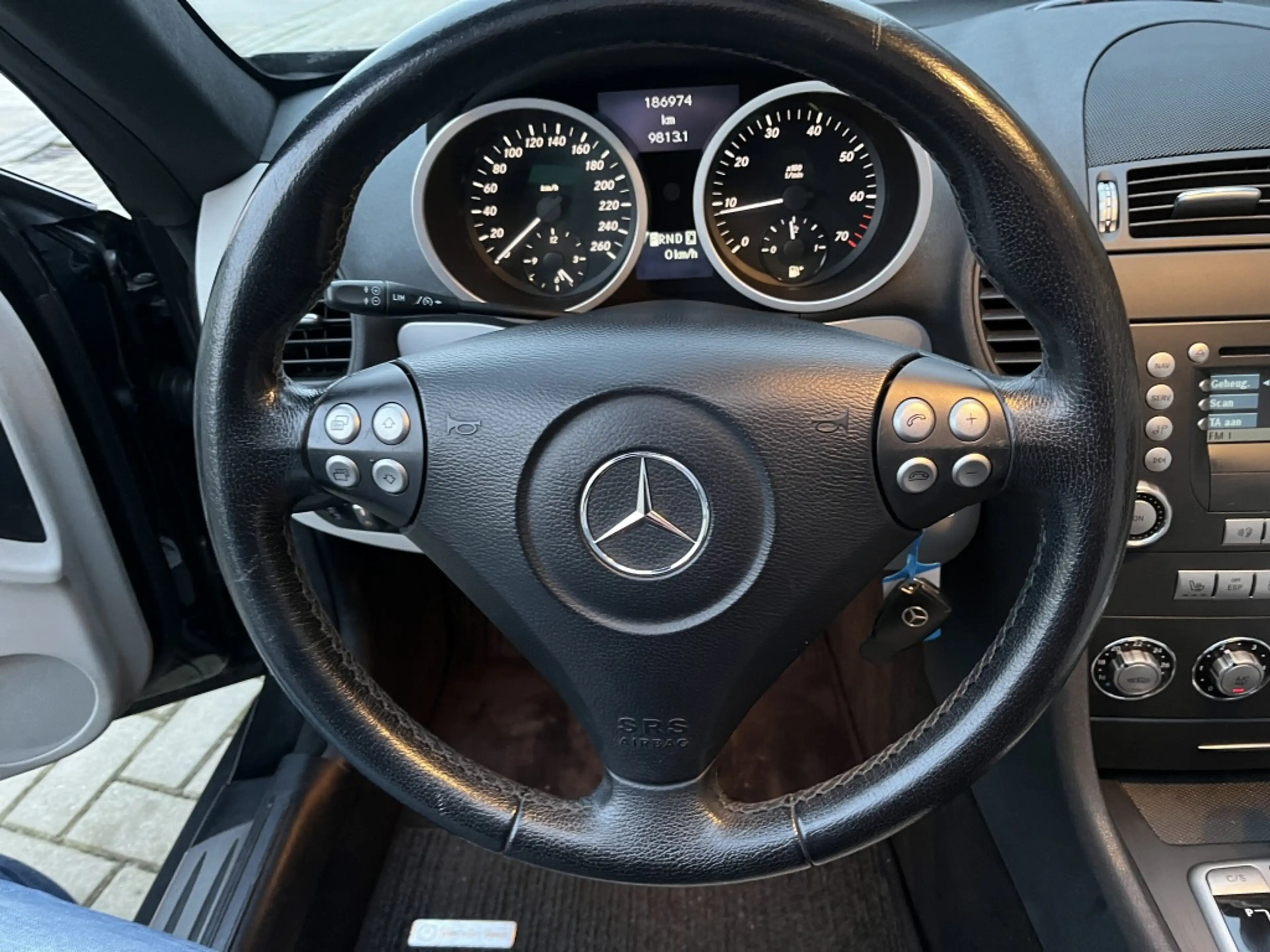 Mercedes-Benz SLK 280 — photo 12