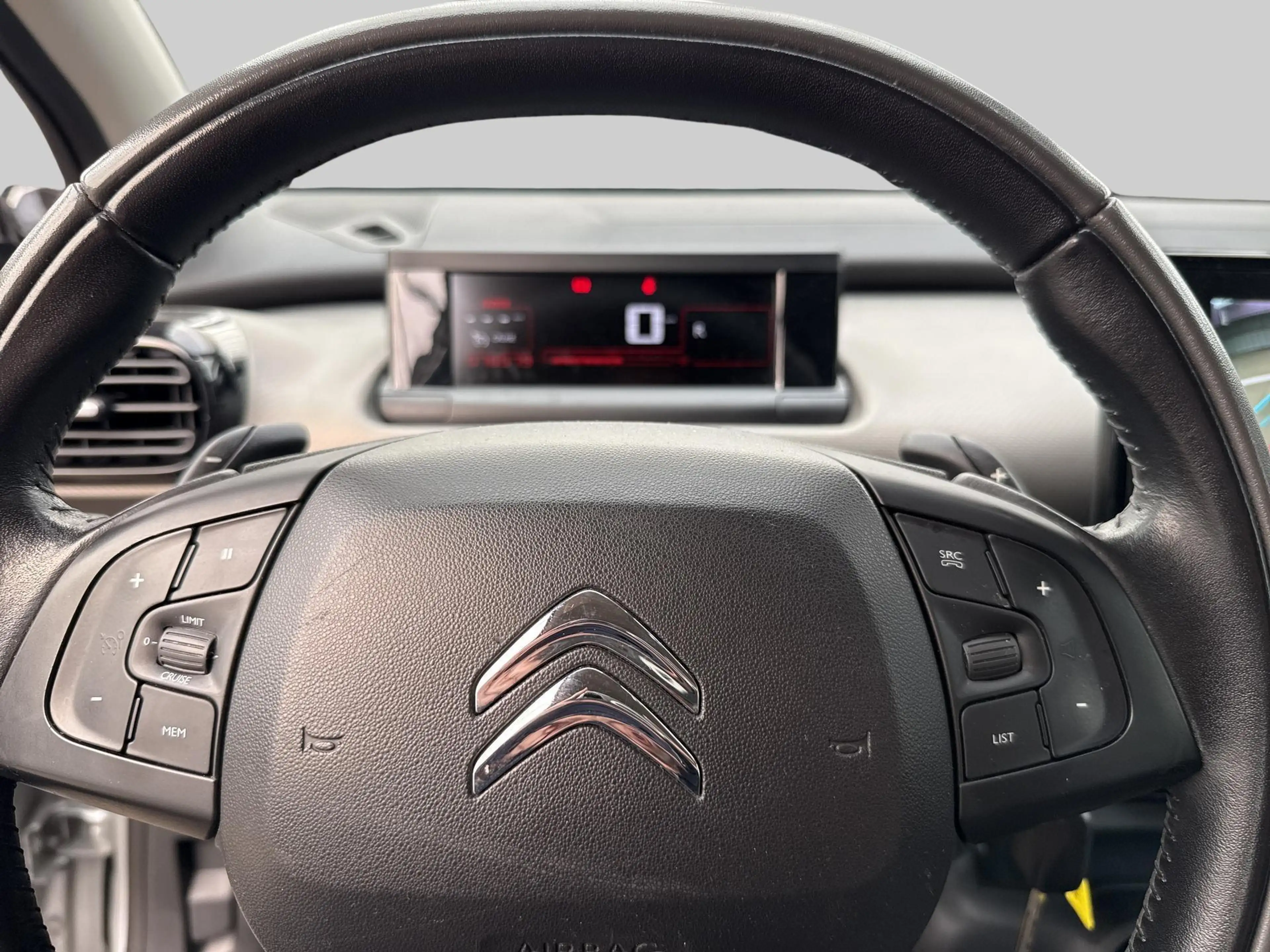 Citroen C4 Cactus 1.2 PureTech Shine — photo 14