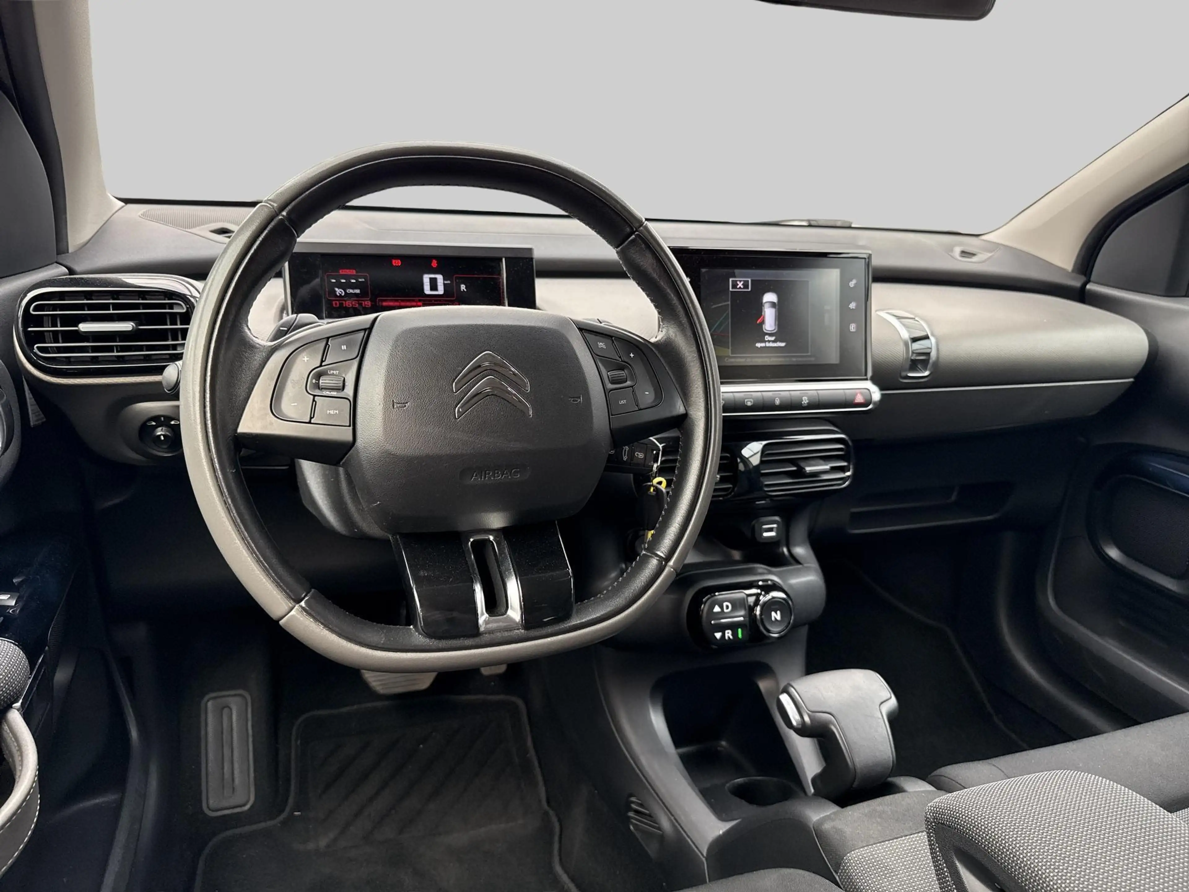 Citroen C4 Cactus 1.2 PureTech Shine — photo 13
