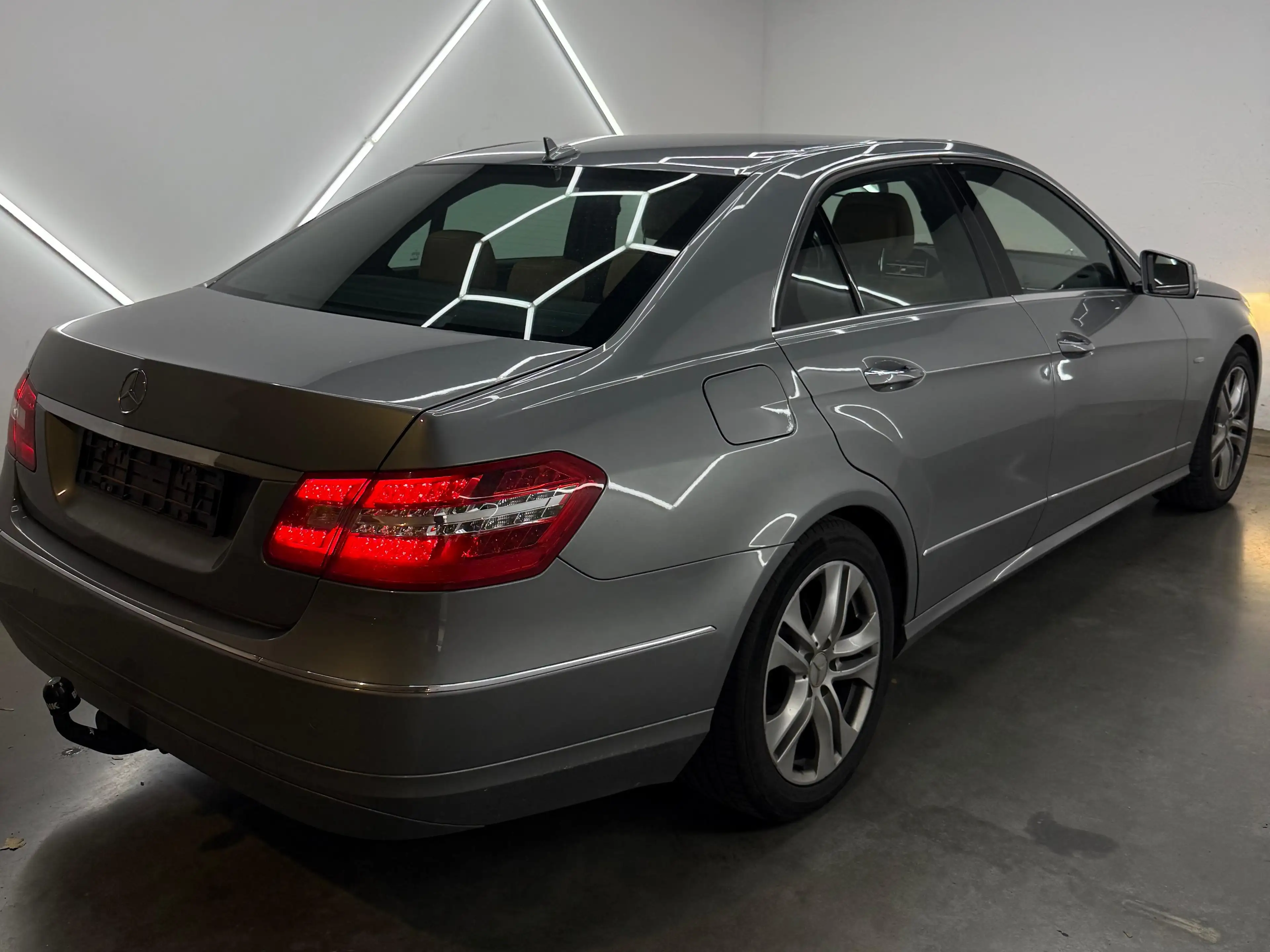 Mercedes-Benz E 220 E 220 CDI BE Avantgarde — photo 4
