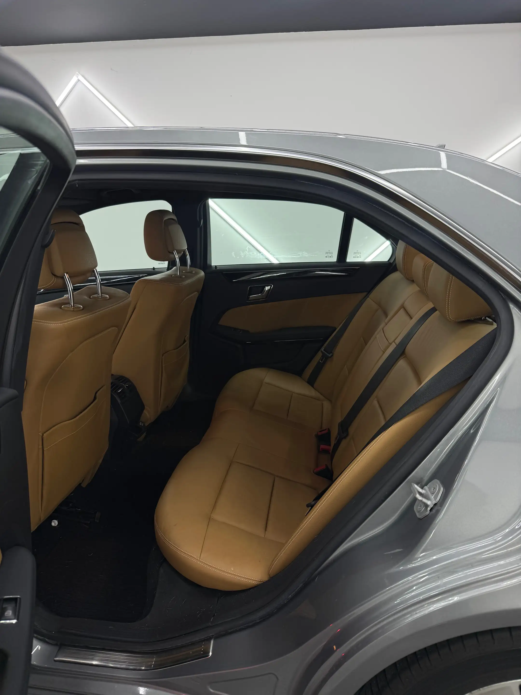 Mercedes-Benz E 220 E 220 CDI BE Avantgarde — photo 8