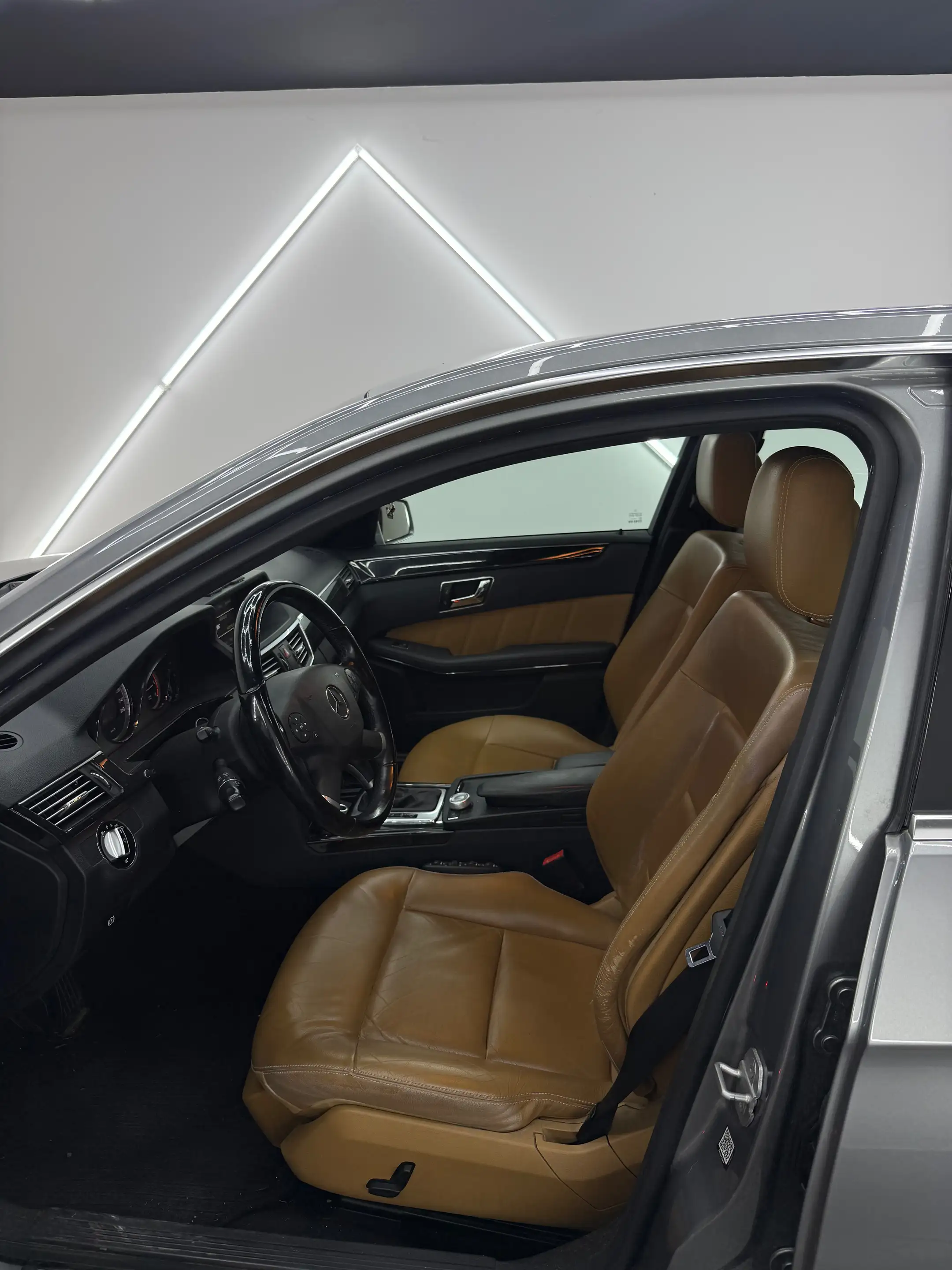 Mercedes-Benz E 220 E 220 CDI BE Avantgarde — photo 7
