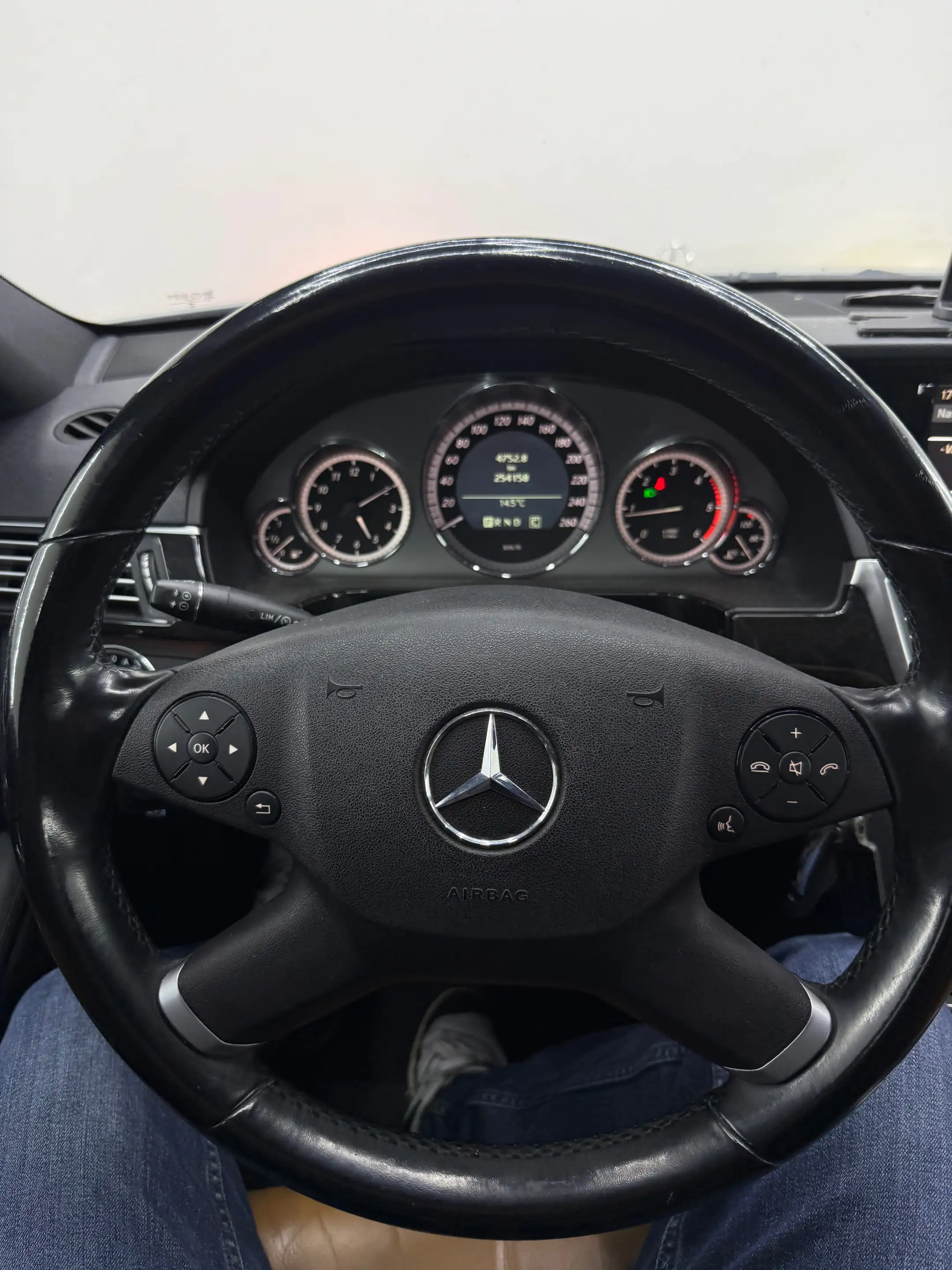 Mercedes-Benz E 220 E 220 CDI BE Avantgarde — photo 9