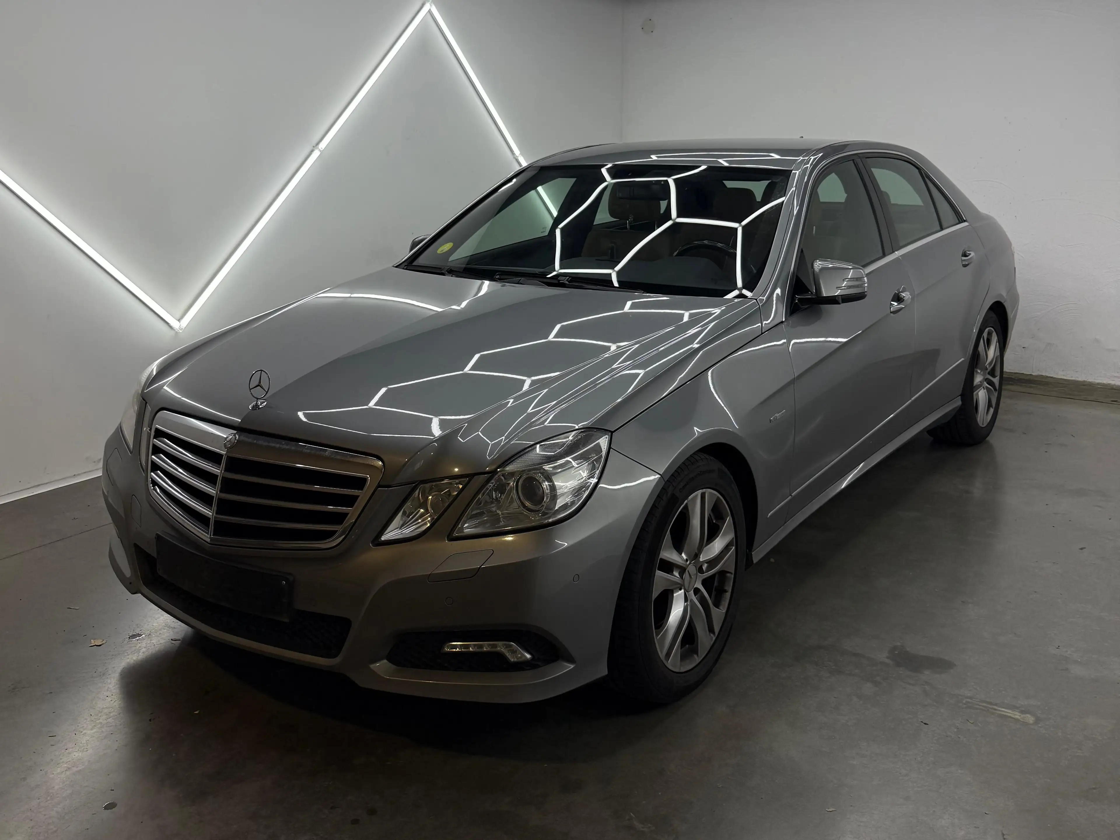 Mercedes-Benz E 220 E 220 CDI BE Avantgarde