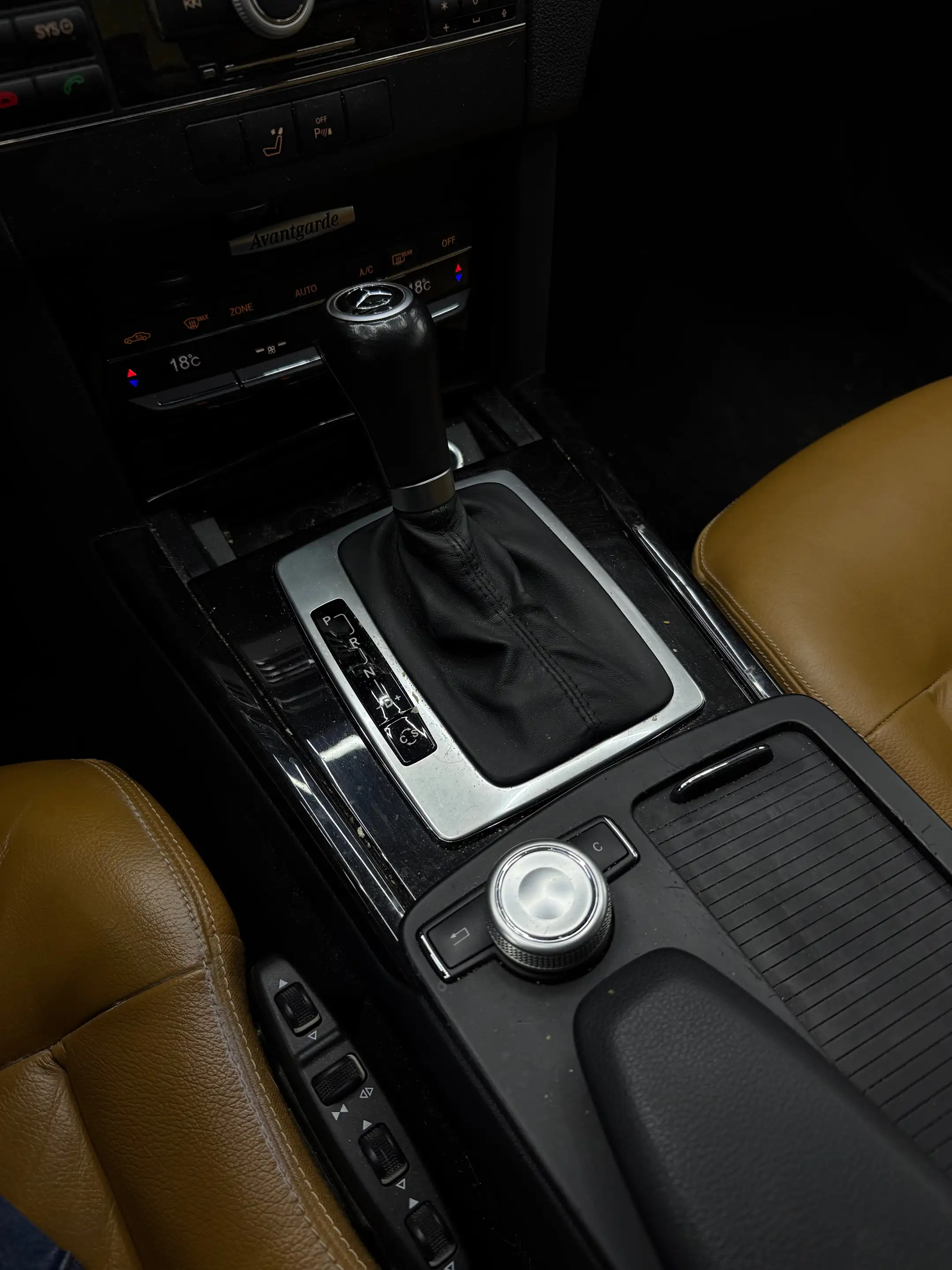 Mercedes-Benz E 220 E 220 CDI BE Avantgarde — photo 11