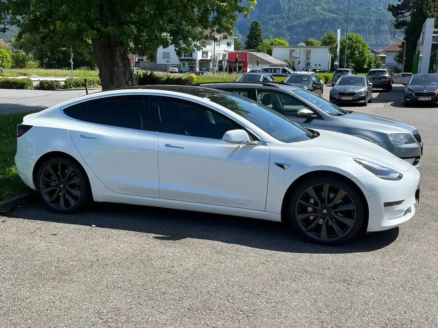 Tesla Model 3 - NUR NOCH 3 TAGE -  35.000 km - Long Range AWD Weiß - 1