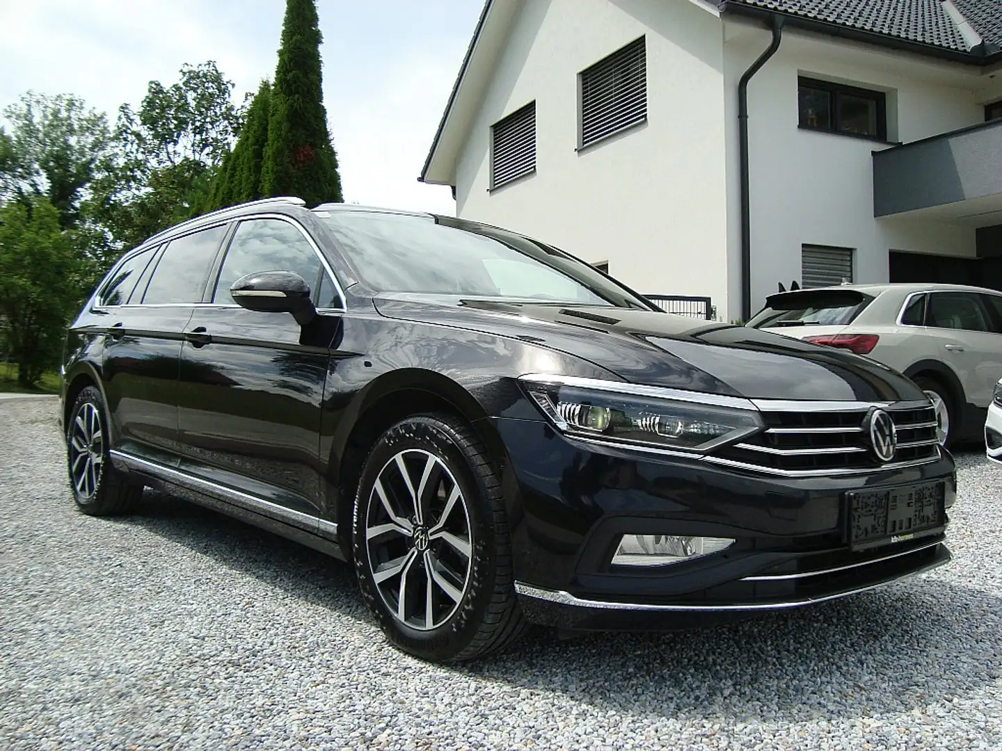 Volkswagen Passat Variant 4-Motion 200 PS DSG IQ-Matrix Elegance !! Noir - 1
