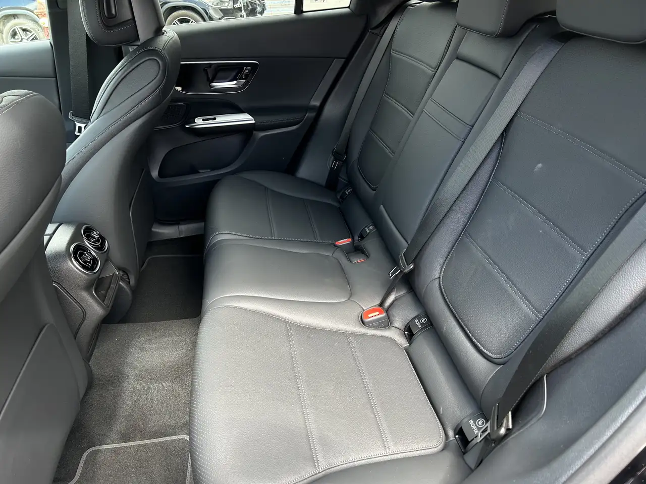 Mercedes-Benz GLC снимка Mercedes-Benz GLC