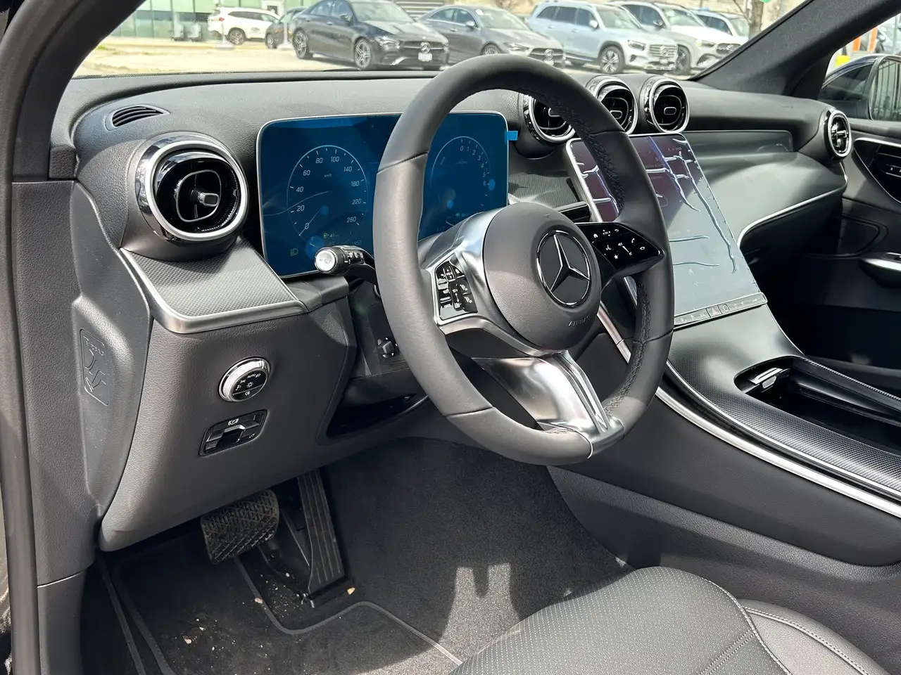 Mercedes-Benz GLC снимка Mercedes-Benz GLC