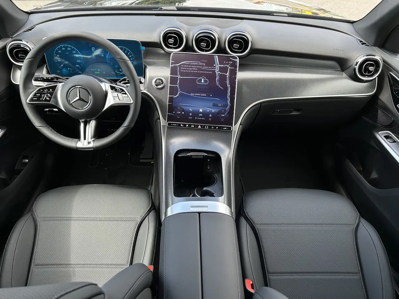 Mercedes-Benz GLC снимка Mercedes-Benz GLC