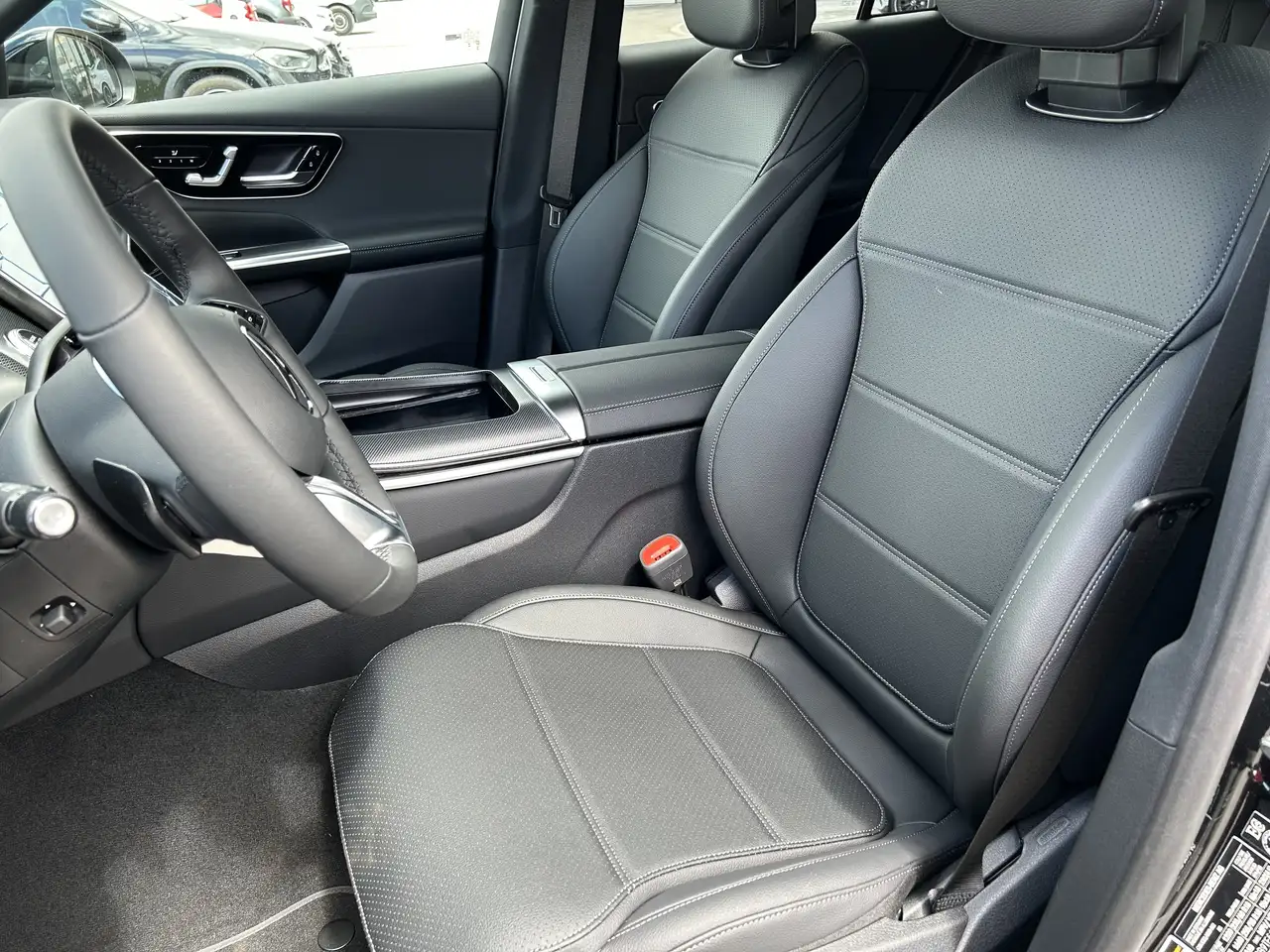 Mercedes-Benz GLC снимка Mercedes-Benz GLC