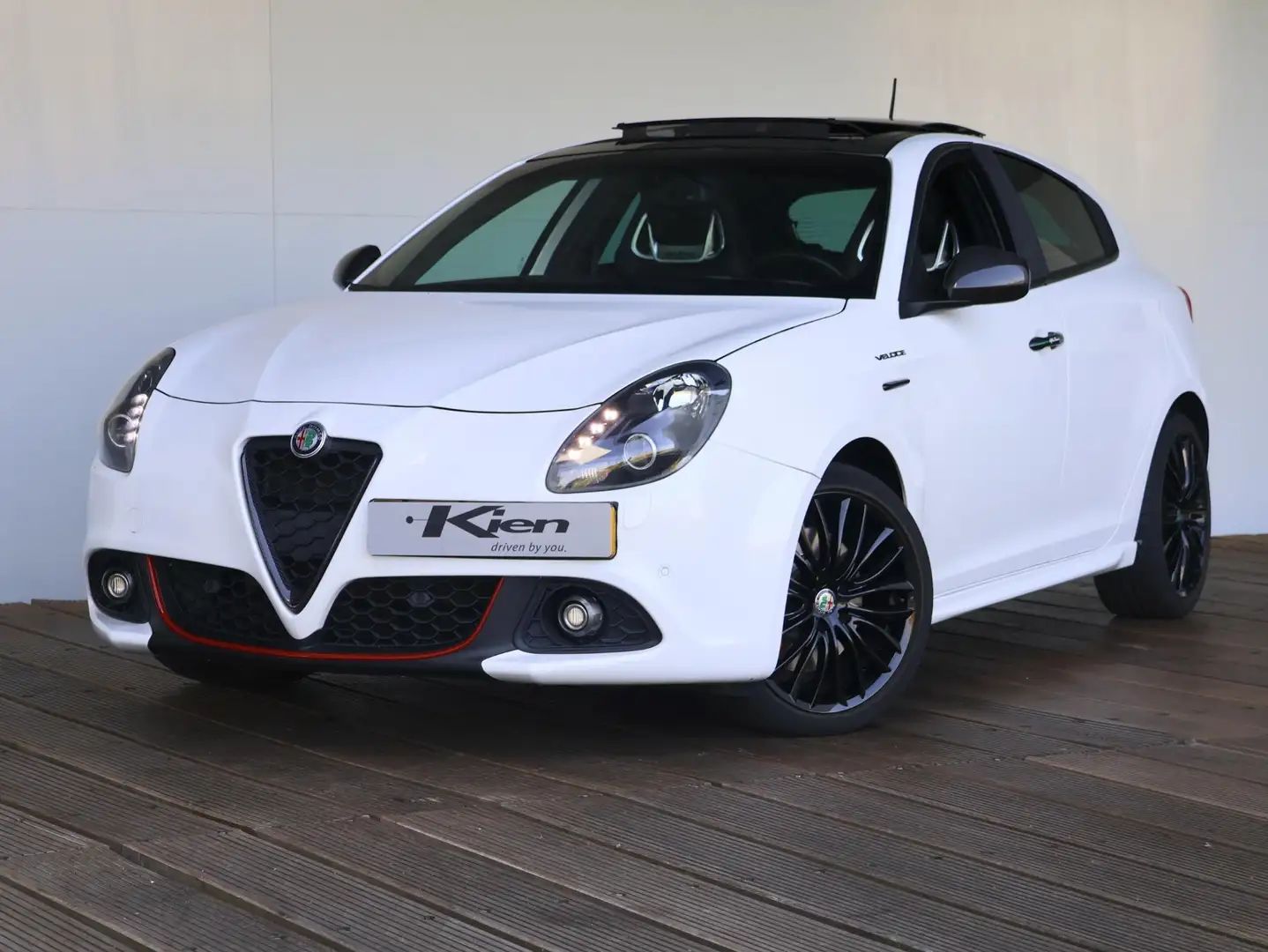 Alfa Romeo Giulietta 1.750 Turbo Veloce | 240 PK | Pano-Dak | Sport sto Wit - 2
