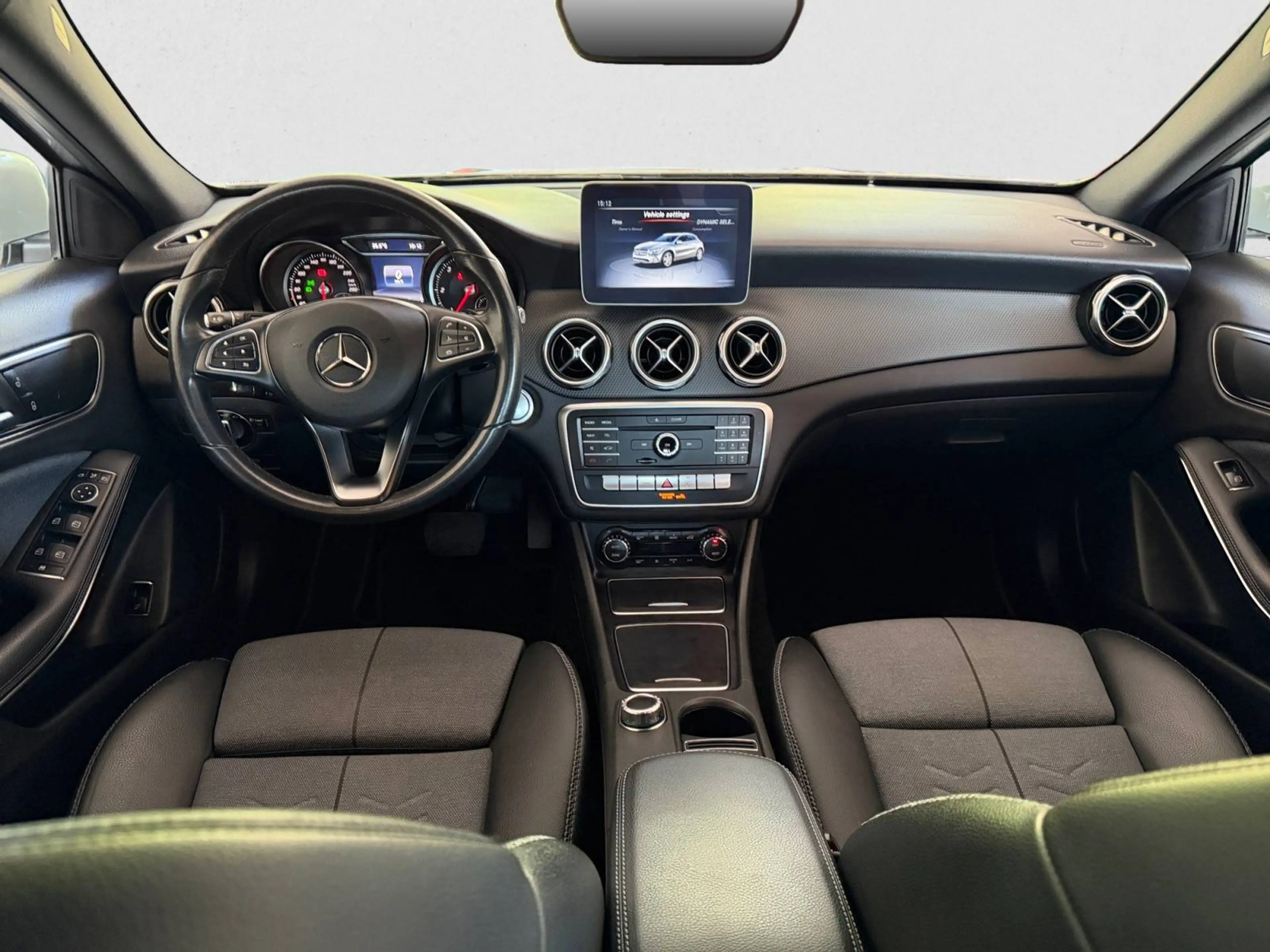 Mercedes-Benz GLA 200 d Garantie 12 à 36 Mois — photo 11