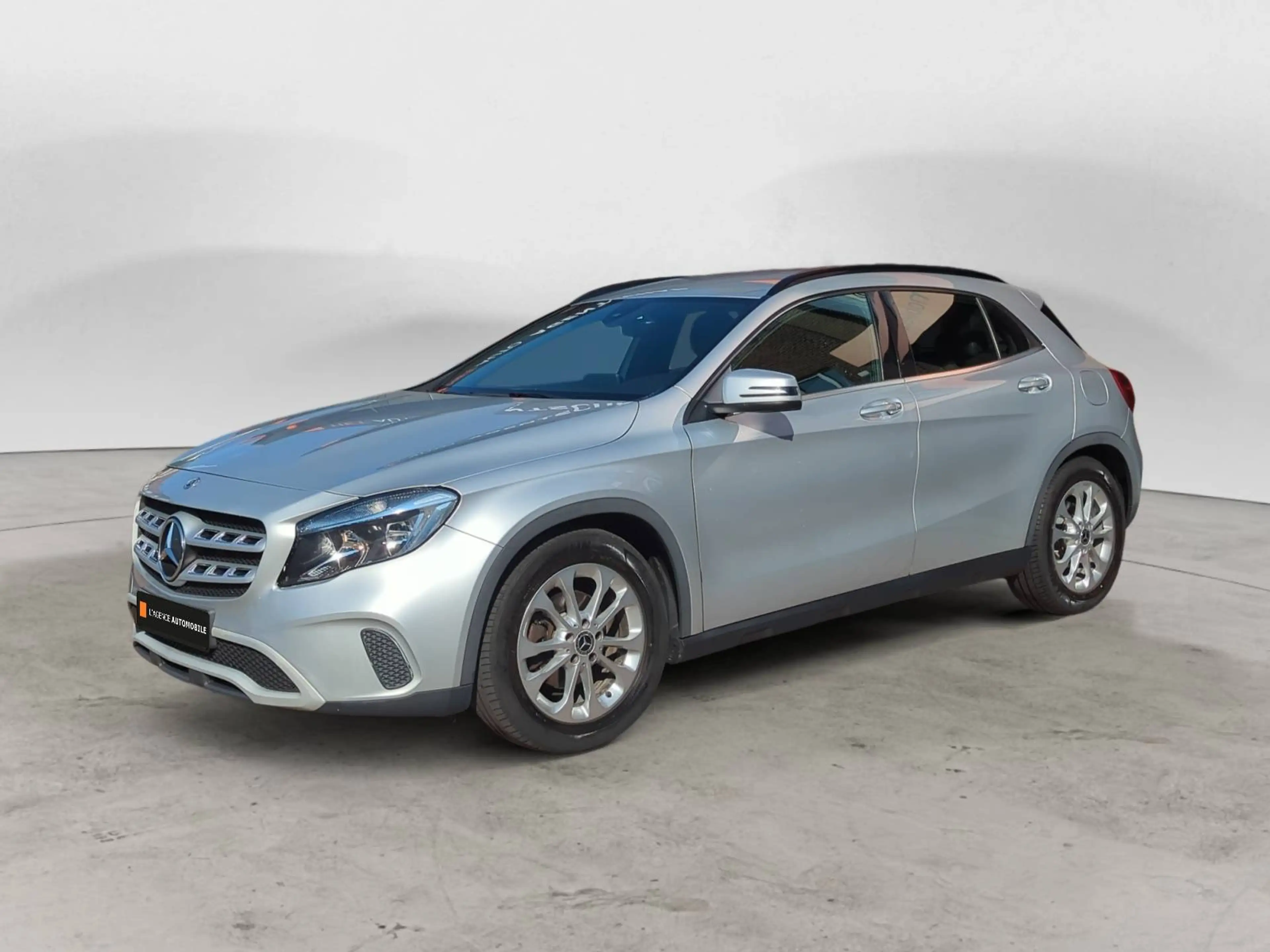 Mercedes-Benz GLA 200 d Garantie 12 à 36 Mois — photo 2