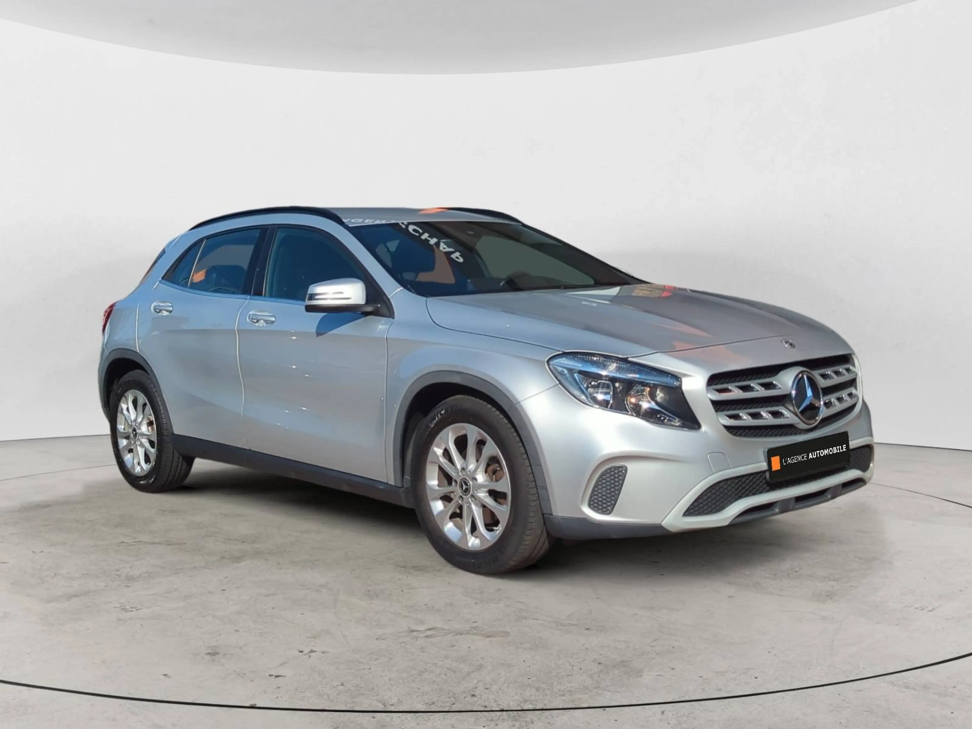 Mercedes-Benz GLA 200 d Garantie 12 à 36 Mois — photo 8
