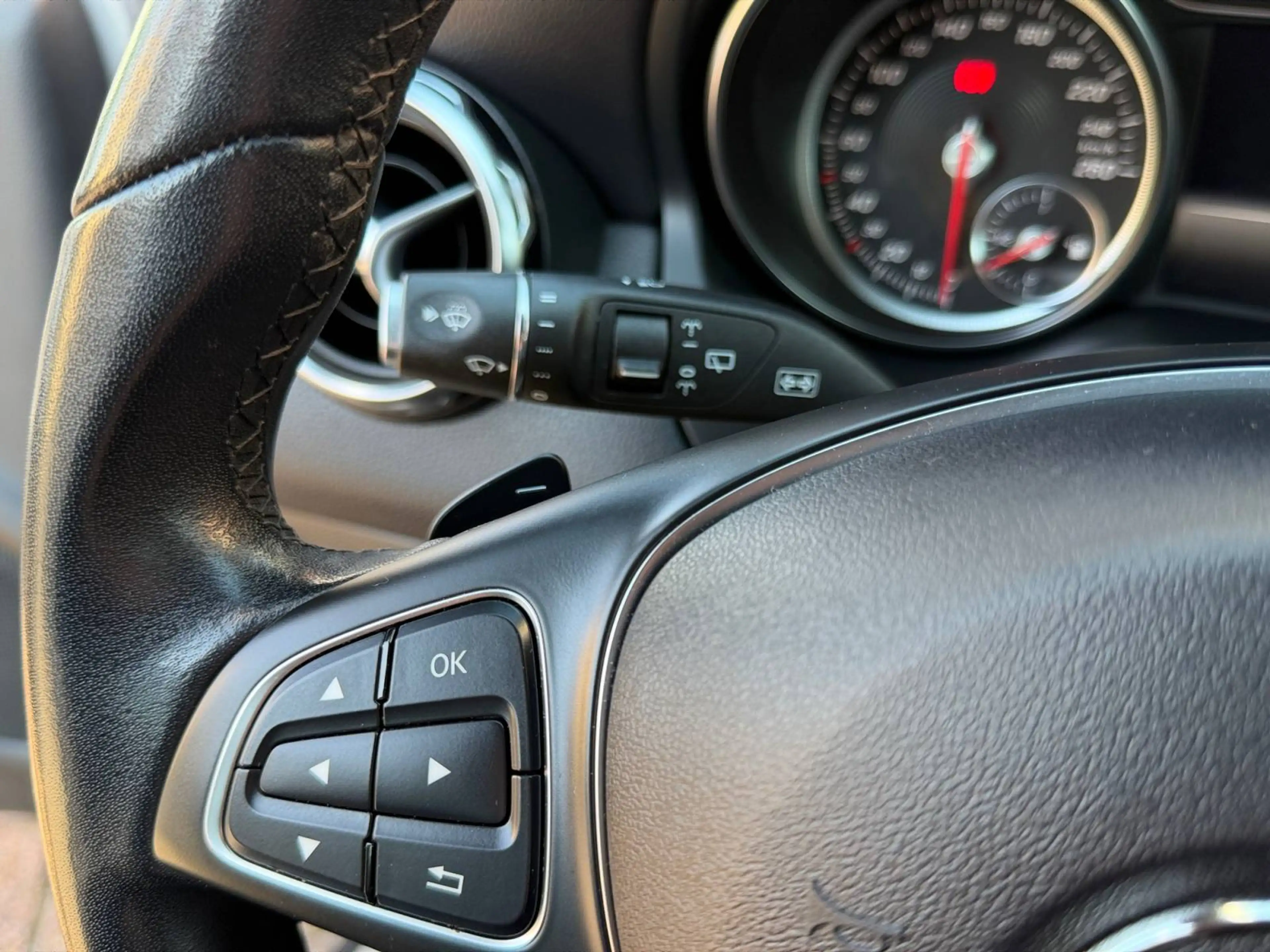 Mercedes-Benz GLA 200 d Garantie 12 à 36 Mois — photo 15