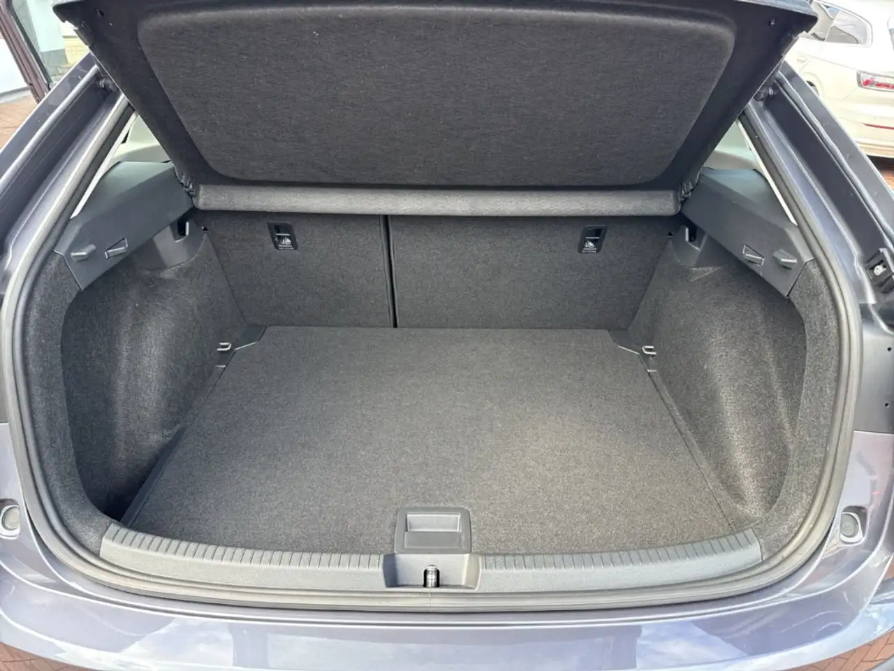 Volkswagen Taigo Style 1,5 TSI DSG IQ-Light Navi Klimaaut. 18''Alu 14